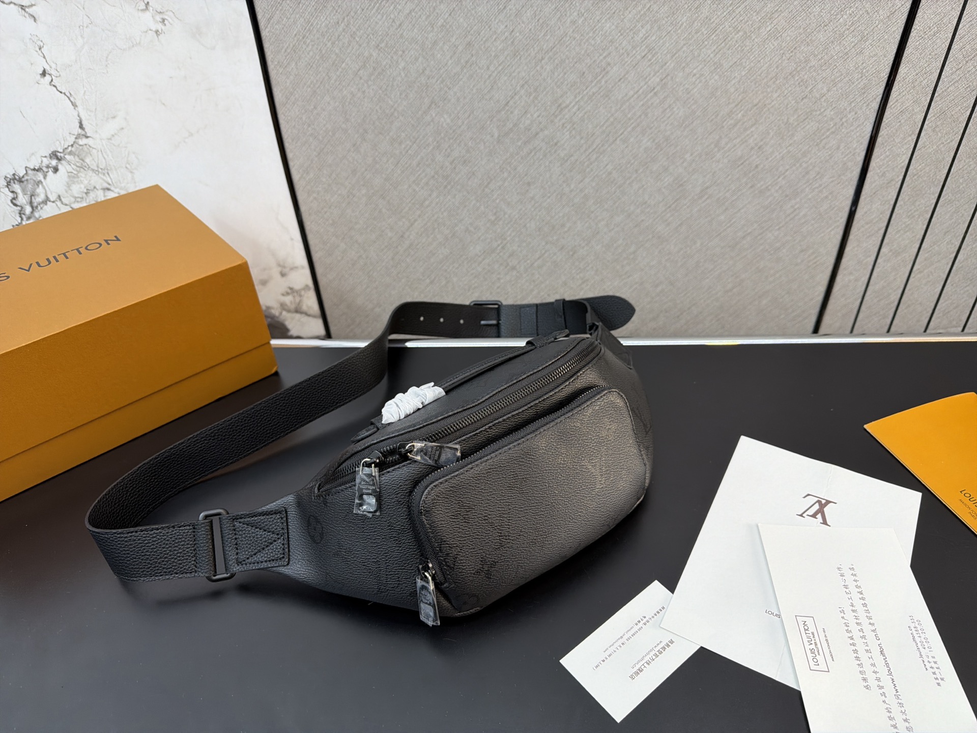 Alternative view of Louis Vuitton Handbag 11326
