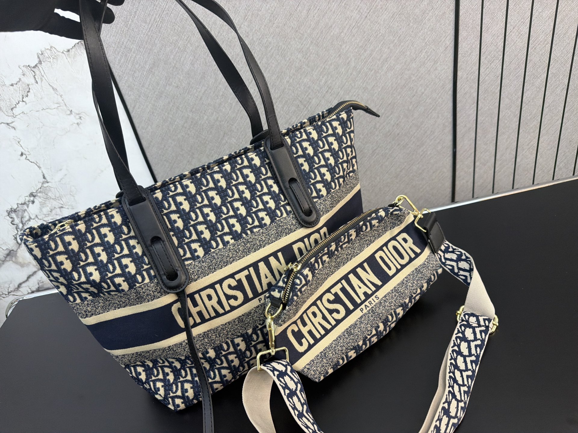 Dior Book Tote Oblique Navy everyday