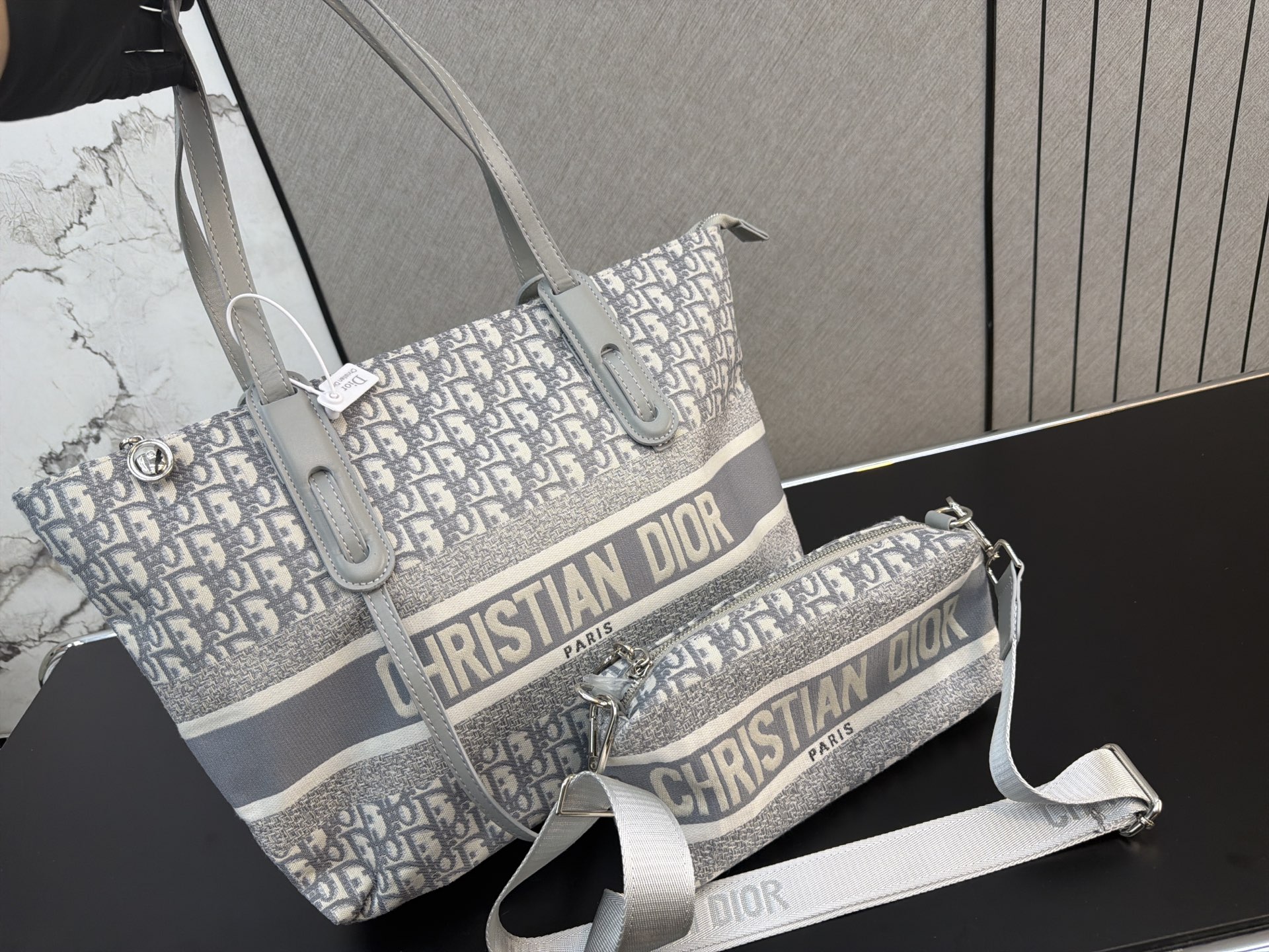 Dior Book Tote Oblique Navy everyday