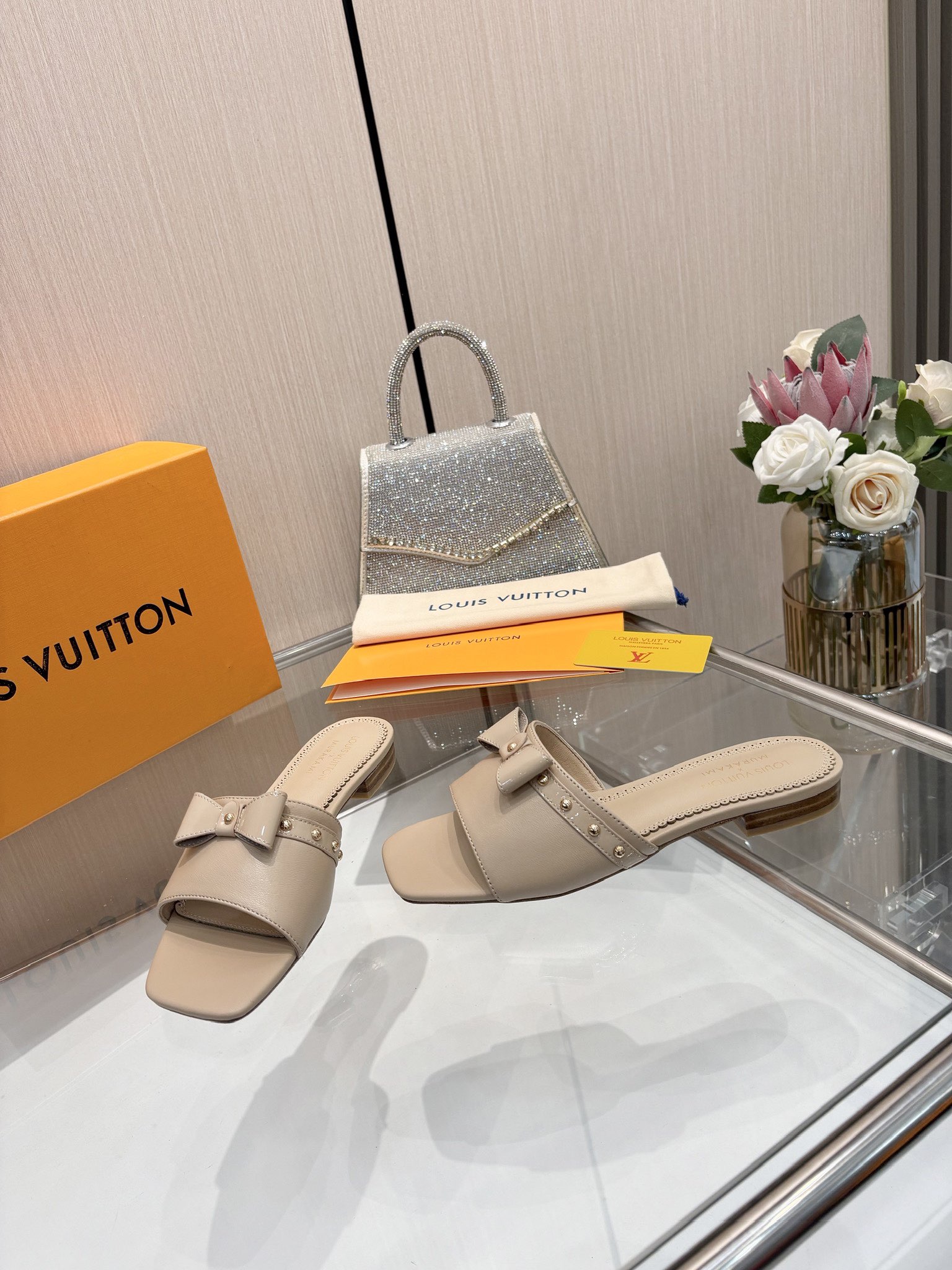 NO:227548,[Purchase Agent Level], Louis Vuitton 2025 official website early spring series!  Perfect last, new slippers, and the official website are updated simultaneously. Lv hardware 