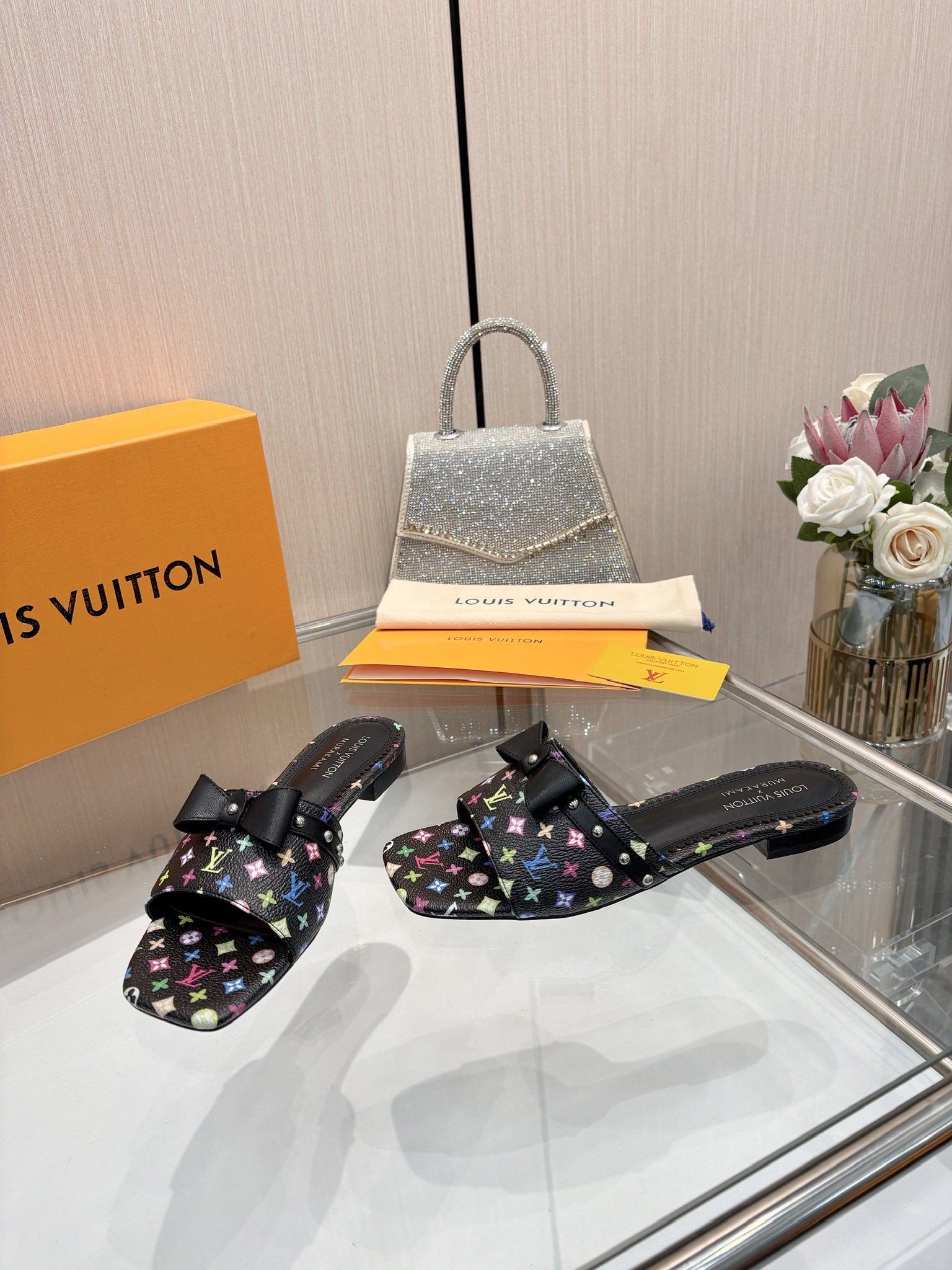 NO:236066,, [Purchase Agent Level], Louis Vuitton 2025 official website early spring series!  Perfect last, new slippers, and the official website are updated simultaneously. Lv hardware 