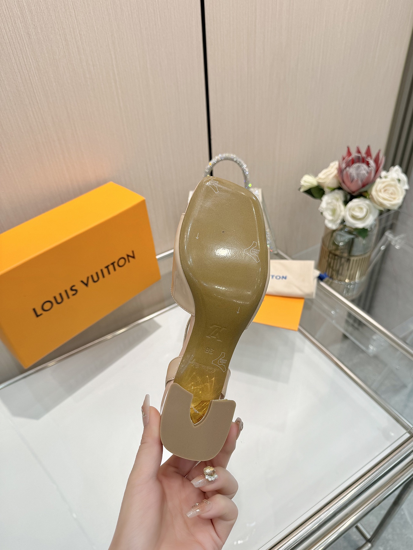 Louis Vuitton Women's Sandal Heels, Patent Leather, Beige, Block Heel, V-Cut 7 i1743256053 3127 4