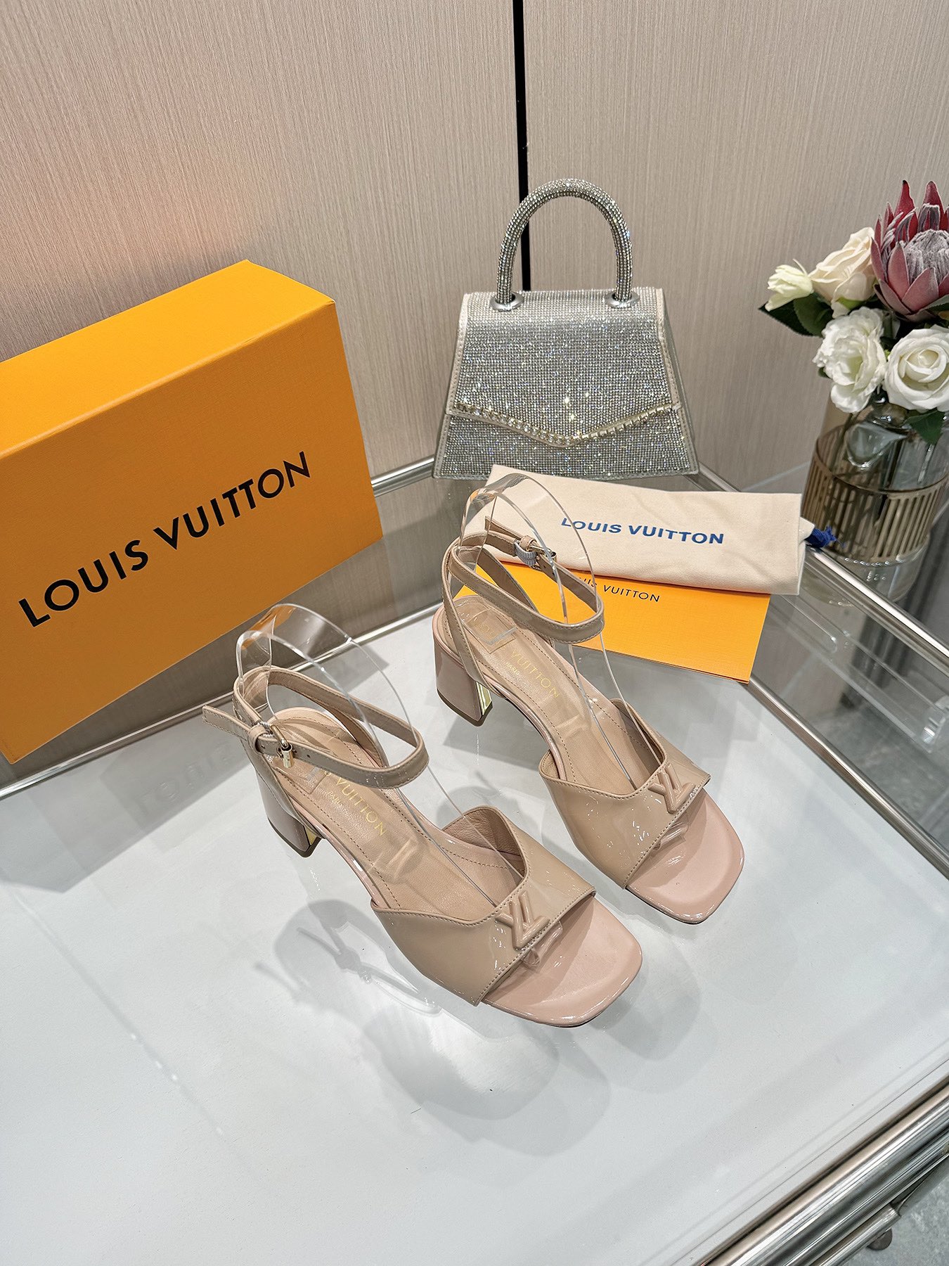 Louis Vuitton Women's Sandal Heels, Patent Leather, Beige, Block Heel, V-Cut 3 i1743256053 8954 5