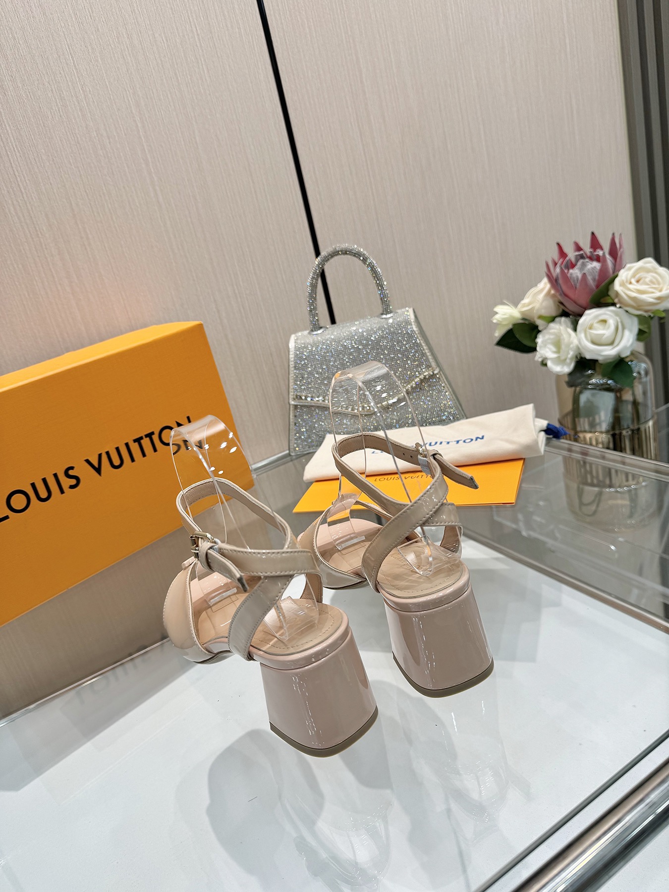 Louis Vuitton Women's Sandal Heels, Patent Leather, Beige, Block Heel, V-Cut 5 i1743256053 9130 1