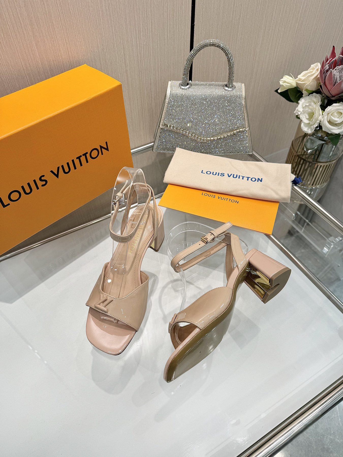Louis Vuitton Women's Sandal Heels, Patent Leather, Beige, Block Heel, V-Cut 10 i1743256054 2324 7