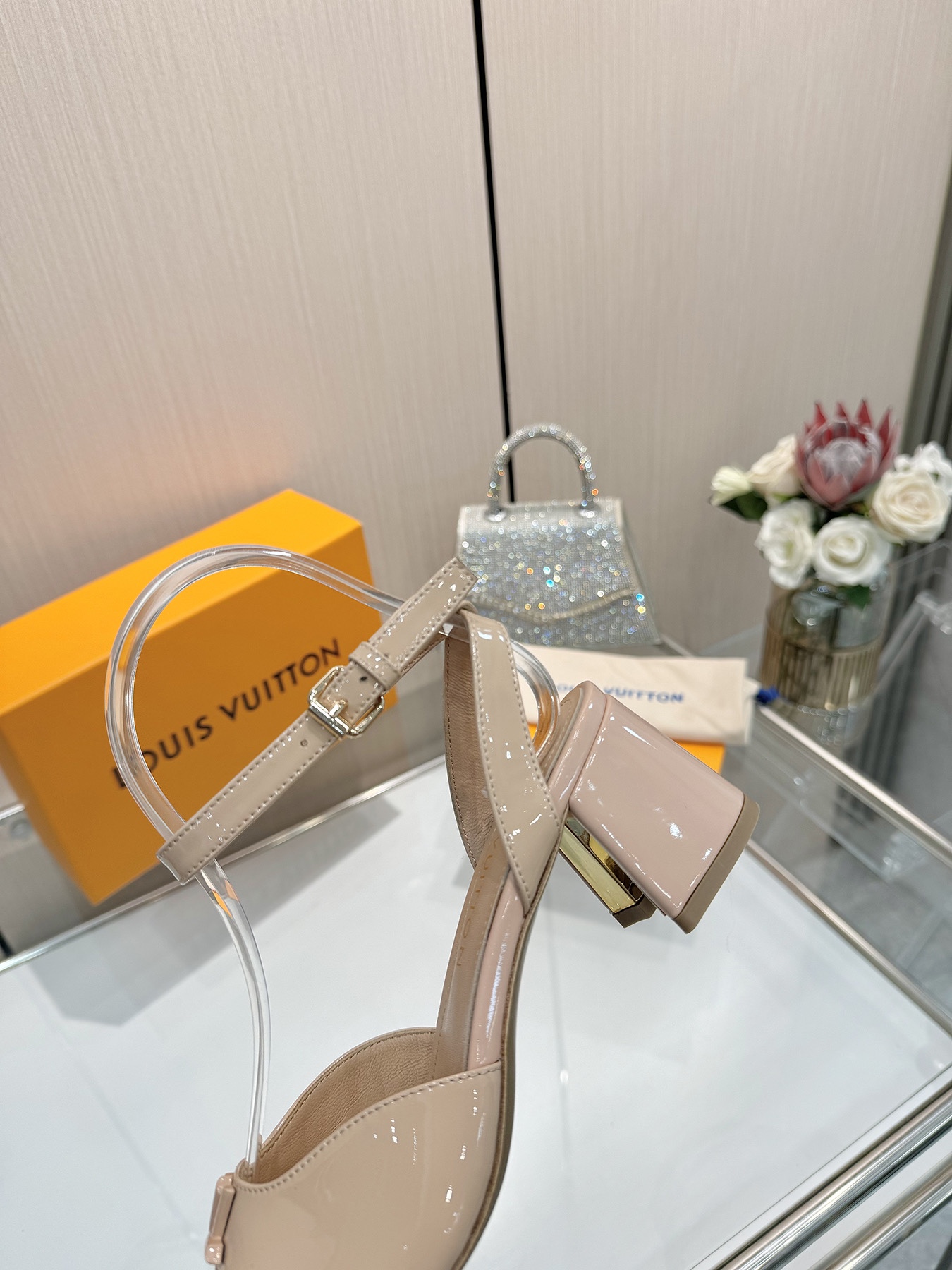 Louis Vuitton Women's Sandal Heels, Patent Leather, Beige, Block Heel, V-Cut 6 i1743256054 6845 8