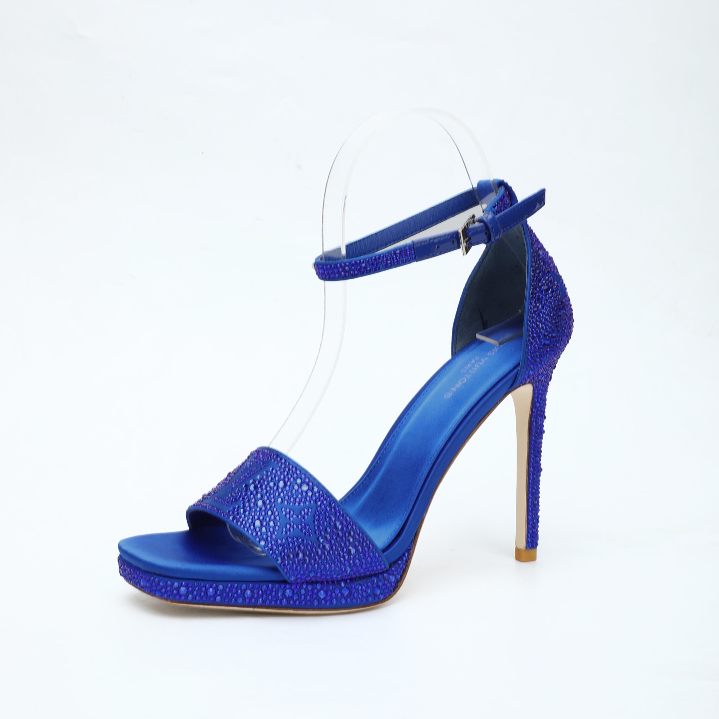 NO:870927,Purchasing agent level], Louis Vuitton 2026 official website spring and summer series!  Perfect last, new high-heeled sandals, official website updated simultaneously. LV hot-drilled 'logo' is embellished. The upper is embellished with hot-drilled diamonds, full of details, and the visual feast can hardly conceal the elegant temperament of LV. It is comfortable and easy to wear on the feet, and full of femininity. The new original reverse mold last, the ultimate 1:1 shape, exquisite workmanship, and imported high-end fabrics show exquisite texture!  Fabric imported silk cloth, high-quality sheepskin lining, real silk cloth for feet, Italian genuine leather outsole, 11 cm leather bag heel/1.5 cm water platform bag leather, code number 34-41 (34.40, 41, customized, non-returnable and non-exchangeable), high heels and sandals, louis vuitton, louis vuitton, sandals, high heels, sheepskin, real silk, Leather soles19860909代购级】、Louis Vuitton 2026官网春夏系列！完美楦型、 新品高跟凉鞋、官网同步更新 Lv烫钻“logo”饰以点缀,鞋面烫钻工艺、细节感拉满、效果视觉盛宴难以掩饰lv的优雅气质刚刚好、上脚舒适好穿、女人味十足. 新原版倒模楦型,极致1:1形体,做工精致、进口高端面料呈现出精致质感！ 面料进口真丝布 内里优质羊皮里 垫脚真丝布、 意大利真皮大底 11公分面皮包跟/1.5公分水台包面皮 码数34-41（34.40、41、定制不退不换）,高跟鞋凉鞋,louis vuitton,louis vuitton,sandals,high heels,sheepskin,real silk,Leather soles,Women's Shoes