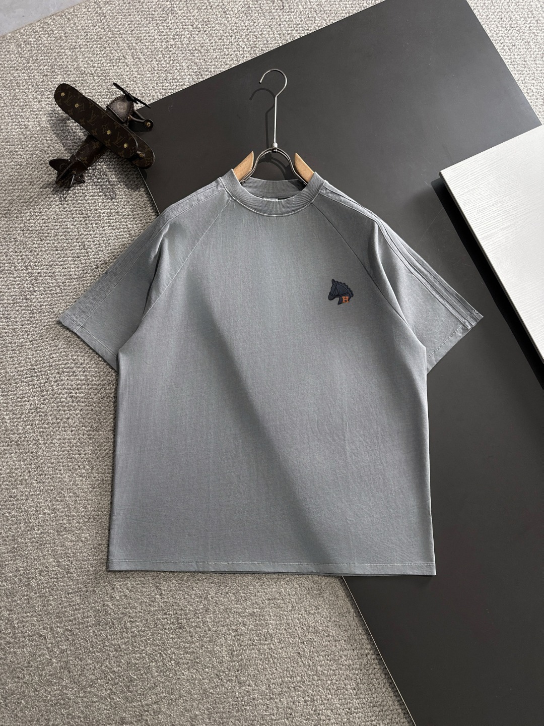 Envío al día siguiente, alta calidad HERMES/Hermès 2025 primavera/verano nuevos para hombre camiseta de manga…