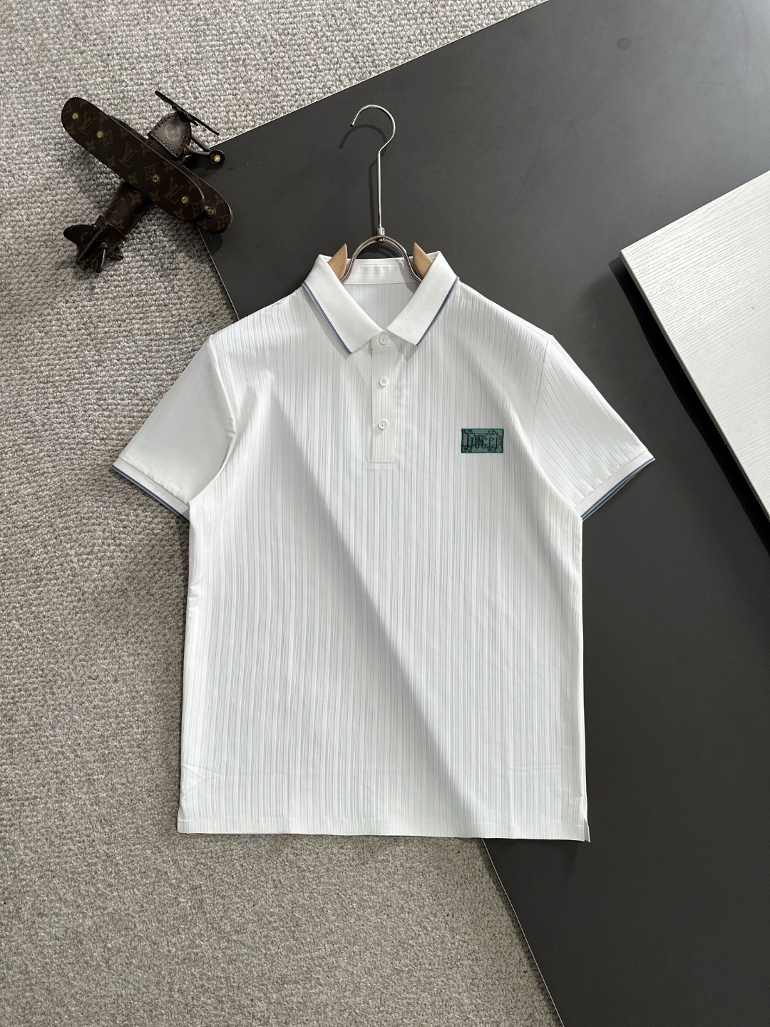 Envío al día siguiente. Versión alta. GUCCI/Gucci 25SS nueva temporada primavera-verano, polo de alta costura con cuell…