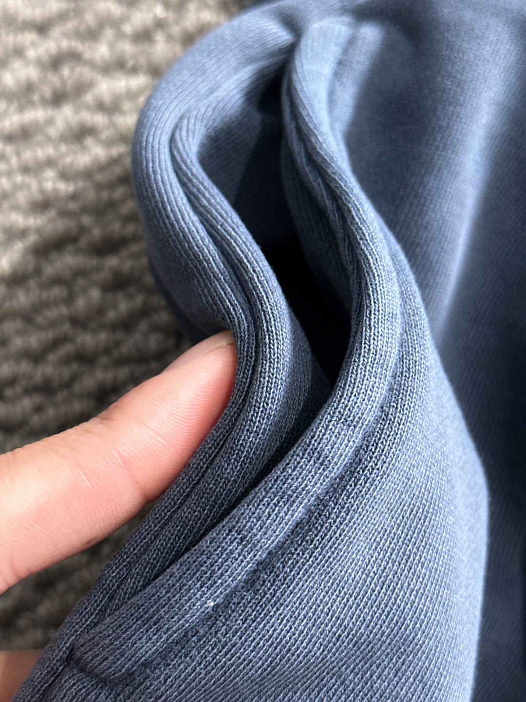 隔天出货 P145 高品质 ARCTERYX/始祖鸟 2025春夏新款松紧带休闲净色宽松短裤，裤脚下摆二本针锁边，针脚细密牢固，专柜定制面料 透气舒适度高，细节无可挑剔，品牌元素设计理念，体现高品质。手感细腻柔软！呈现休闲裁剪，上身版型超赞！码数：S-XXL