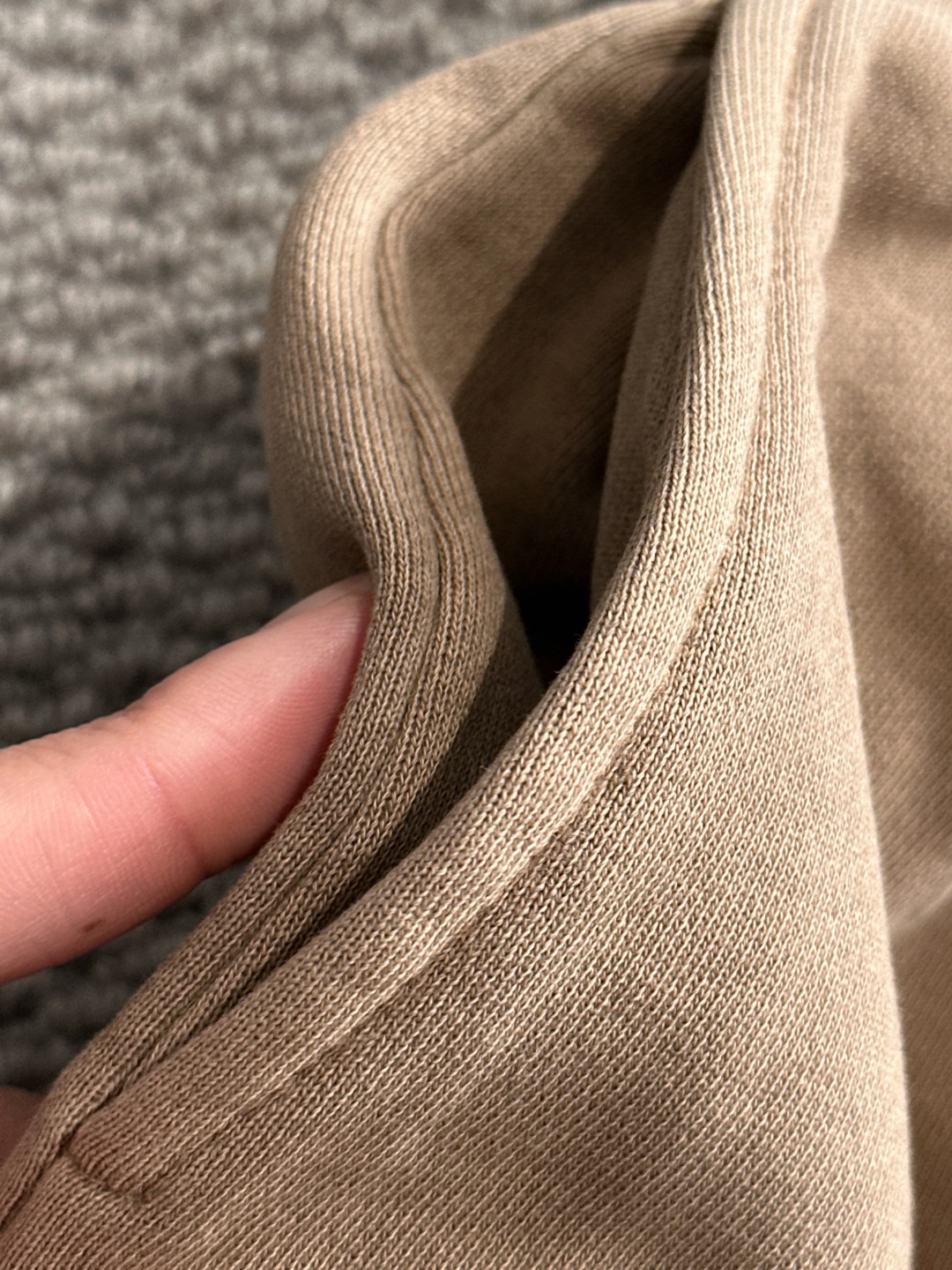 隔天出货 P145 高品质 ARCTERYX/始祖鸟 2025春夏新款松紧带休闲净色宽松短裤，裤脚下摆二本针锁边，针脚细密牢固，专柜定制面料 透气舒适度高，细节无可挑剔，品牌元素设计理念，体现高品质。手感细腻柔软！呈现休闲裁剪，上身版型超赞！码数：S-XXL