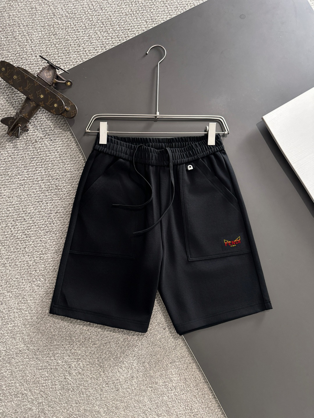 Envío al día siguiente, alta calidad FENDI/Fendi 2025 primavera/verano nuevo estilo, pantalones cortos casuales de cint…