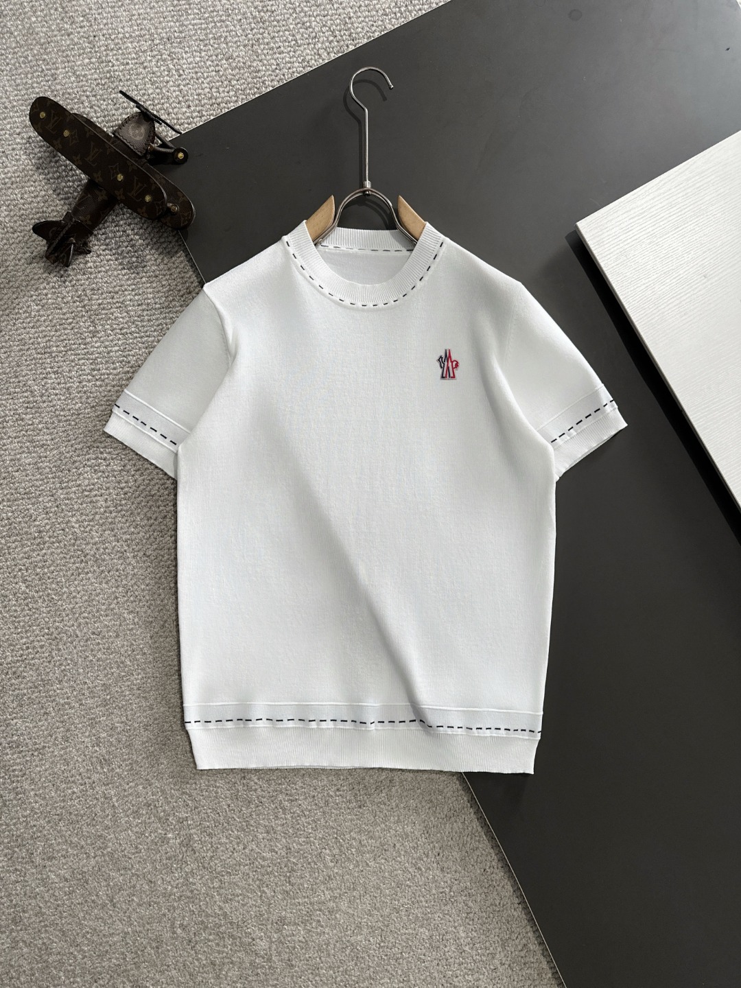 Envío al día siguiente alta calidad MONCLER/蒙口 25ss nuevos de primavera/verano camiseta de alta costura, fabricada con …