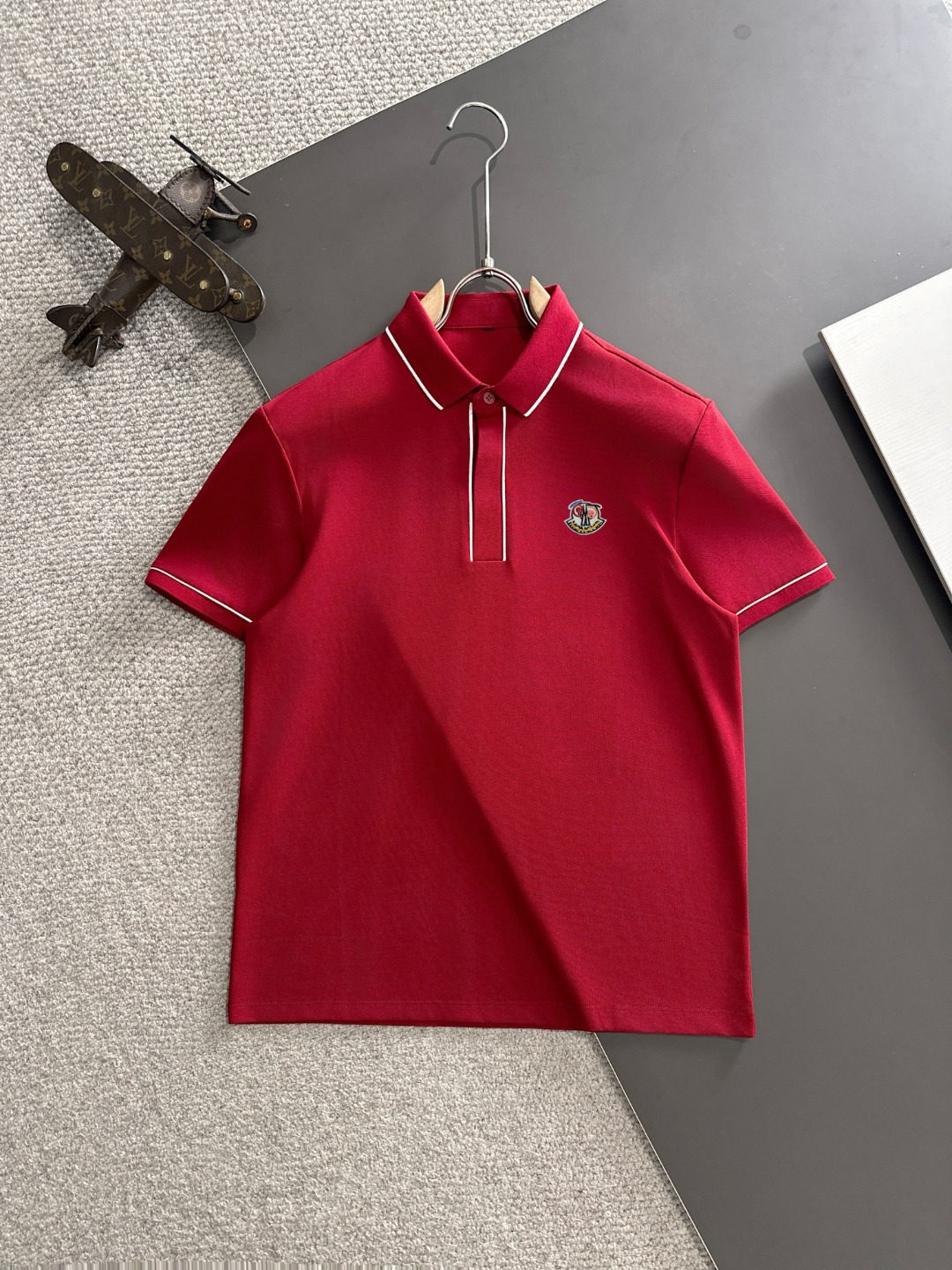 Envío al día siguiente alta calidad MONCLER/蒙口 25ss nuevos de primavera/verano polo de alta costura con cuello, fabrica…