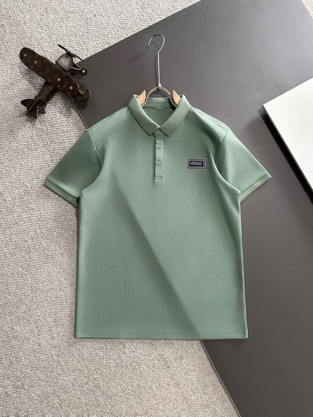 Envío al día siguiente, alta calidad Versace/25ss nueva colección de primavera/verano, polo de alta costura, fabricado …