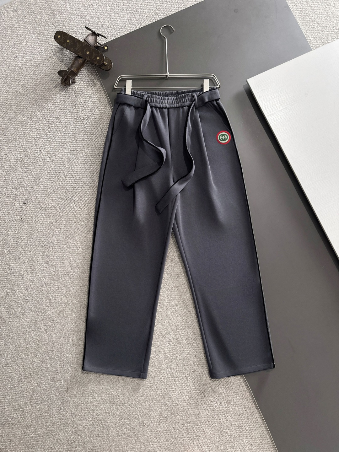 Envío al día siguiente, alta calidad GUCCI/Gucci 2025 primavera/verano pantalones casuales de cintura elástica de alta …