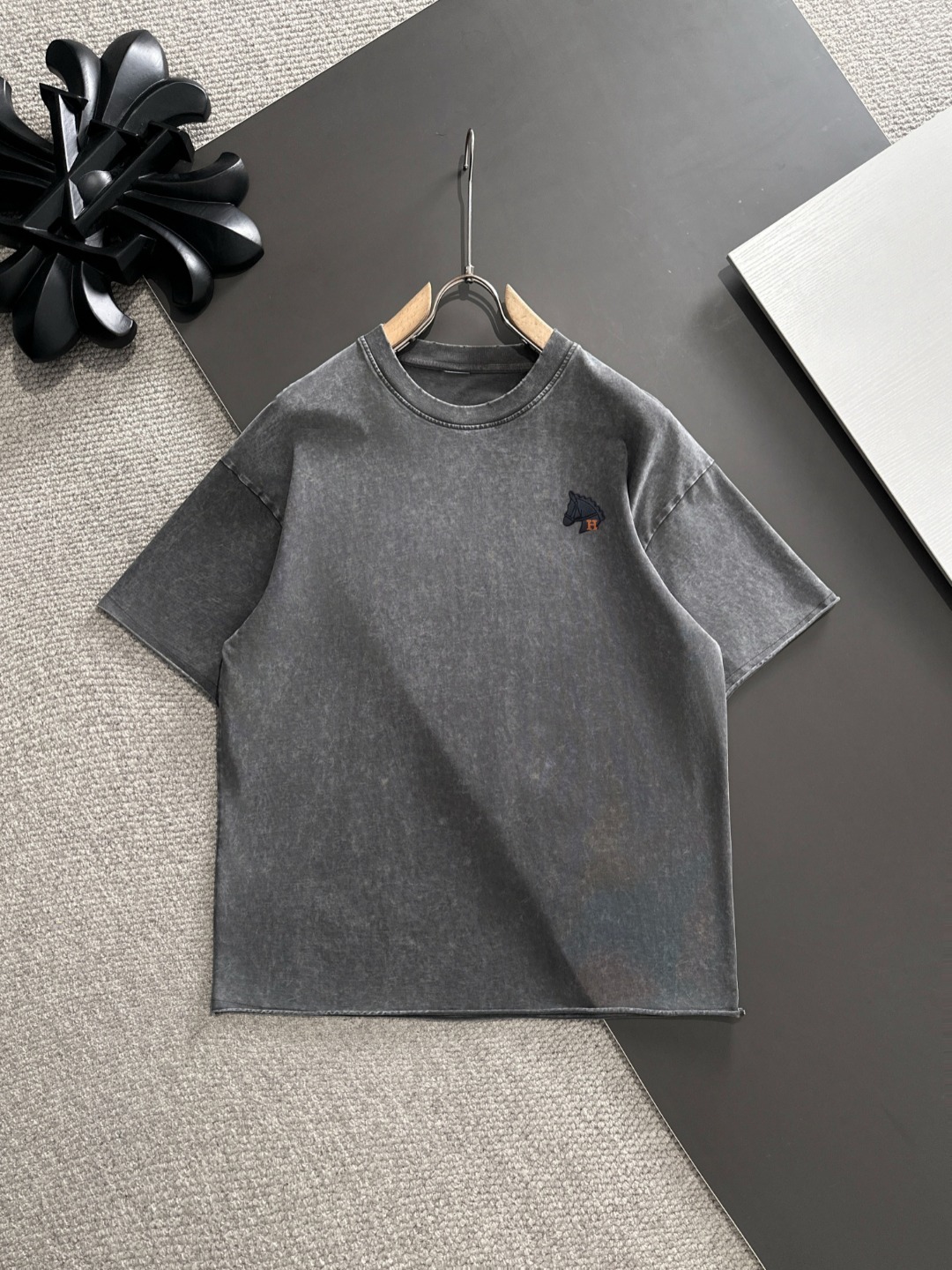 Envío al día siguiente. HERMES/爱马仕 25ss nueva colección de primavera/verano, camiseta de alta costura. Fabricada con ma…