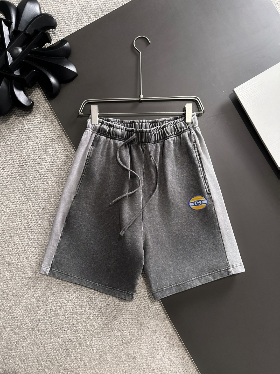 Envío al día siguiente, pantalones cortos casuales de cintura elástica de color liso GUCCI/Gucci 2025 primavera/verano …