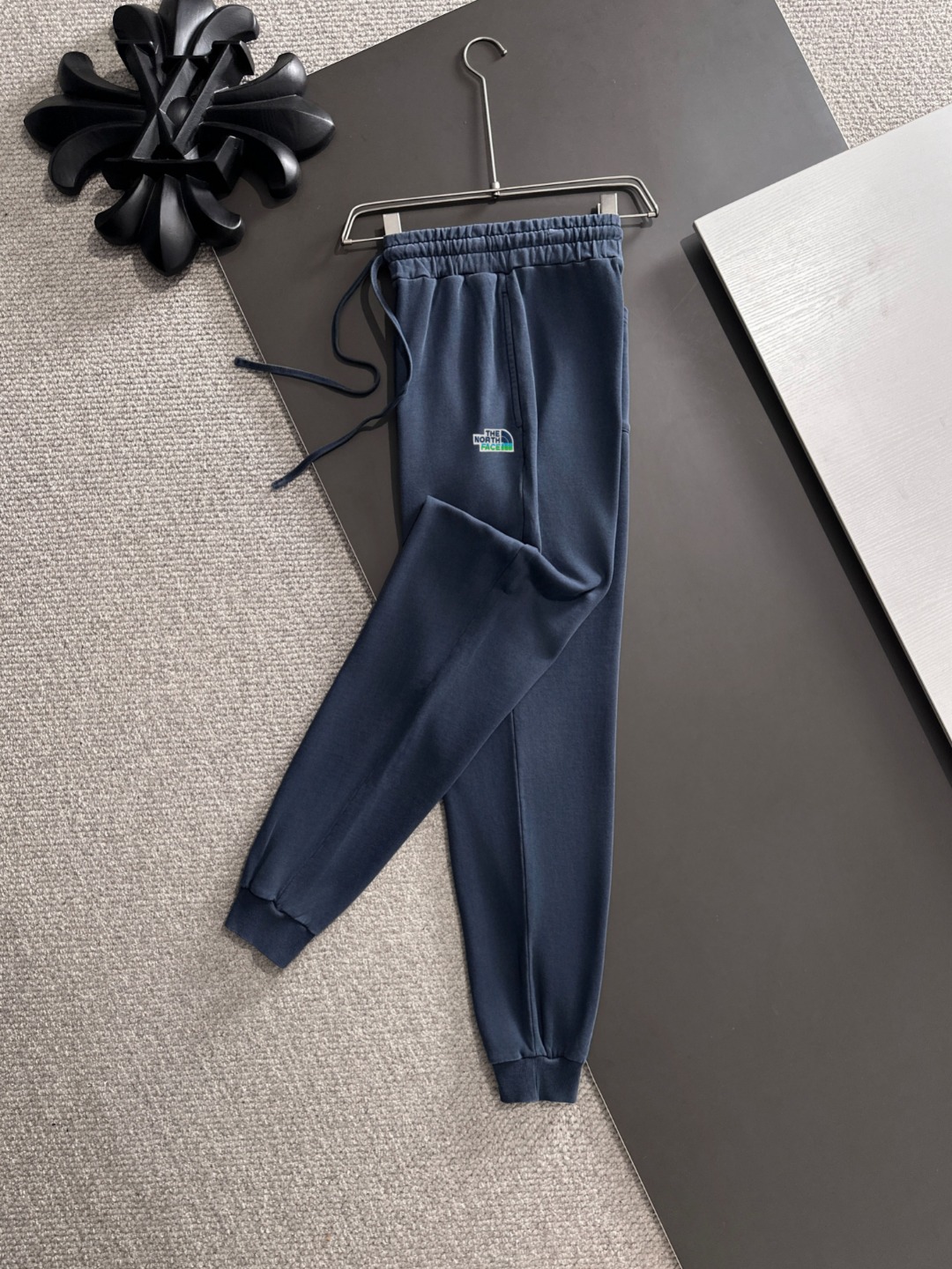 THE NORTH FACE 秋冬新作 高級感 厚手コットン テーパード ロングパンツ