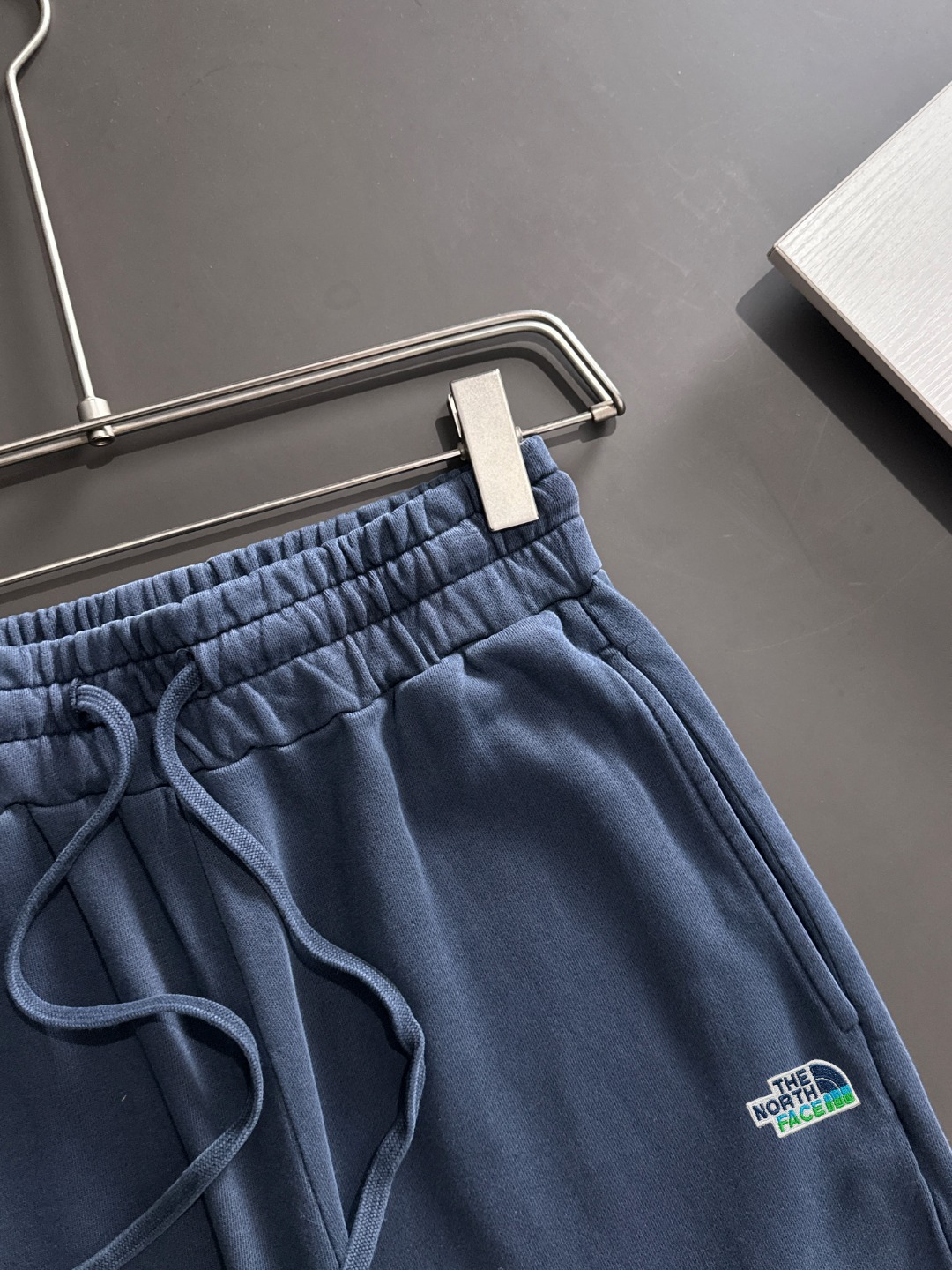 THE NORTH FACE 秋冬新作 高級感 厚手コットン テーパード ロングパンツ