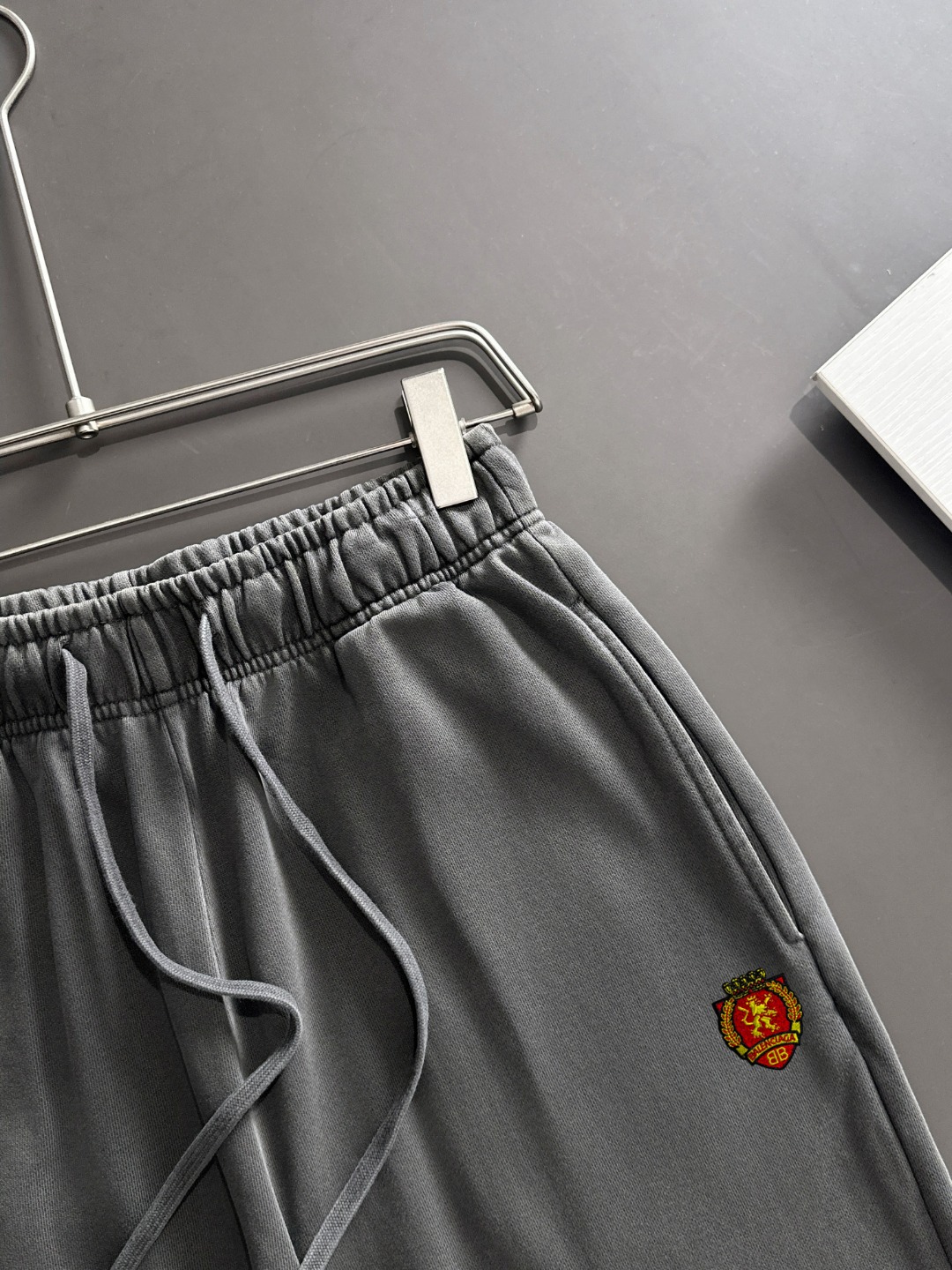 Balenciaga 25SS High-Quality Autumn/Winter Grey Pants 5 o 1j7p9chnr1p731iub15m21p7q6r23