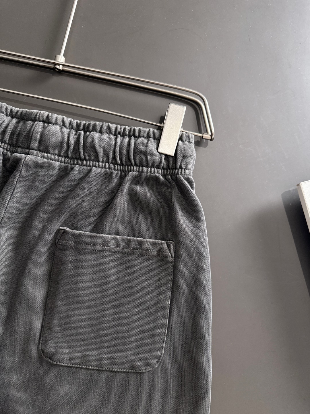 Balenciaga 25SS High-Quality Autumn/Winter Grey Pants 8 o 1j7p9chntg91uvm1a881vgj65c6