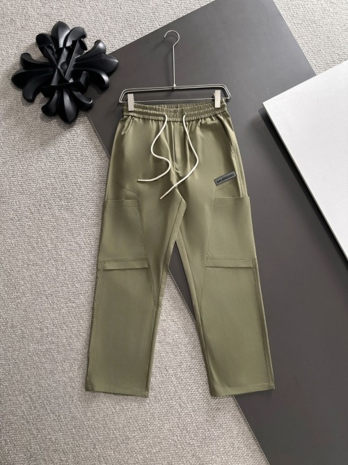 Balenciaga 25SS Autumn/Winter New High-Quality Olive Green Cargo Pants 1 Balenciaga 25SS Autumn/Winter New High-Quality Olive Green Cargo Pants