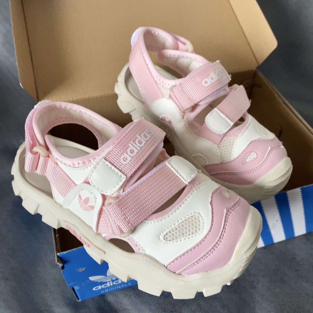 AD儿童海螺沙滩凉鞋 透气包头防踢 魔术贴穿脱便捷为一体鞋面设计 防滑耐折耐磨 柔软有韧性，特别设计的鞋头自然上翘15度贴合孩子走路习惯 防止摔跤的高级EVA鞋底-选品中心