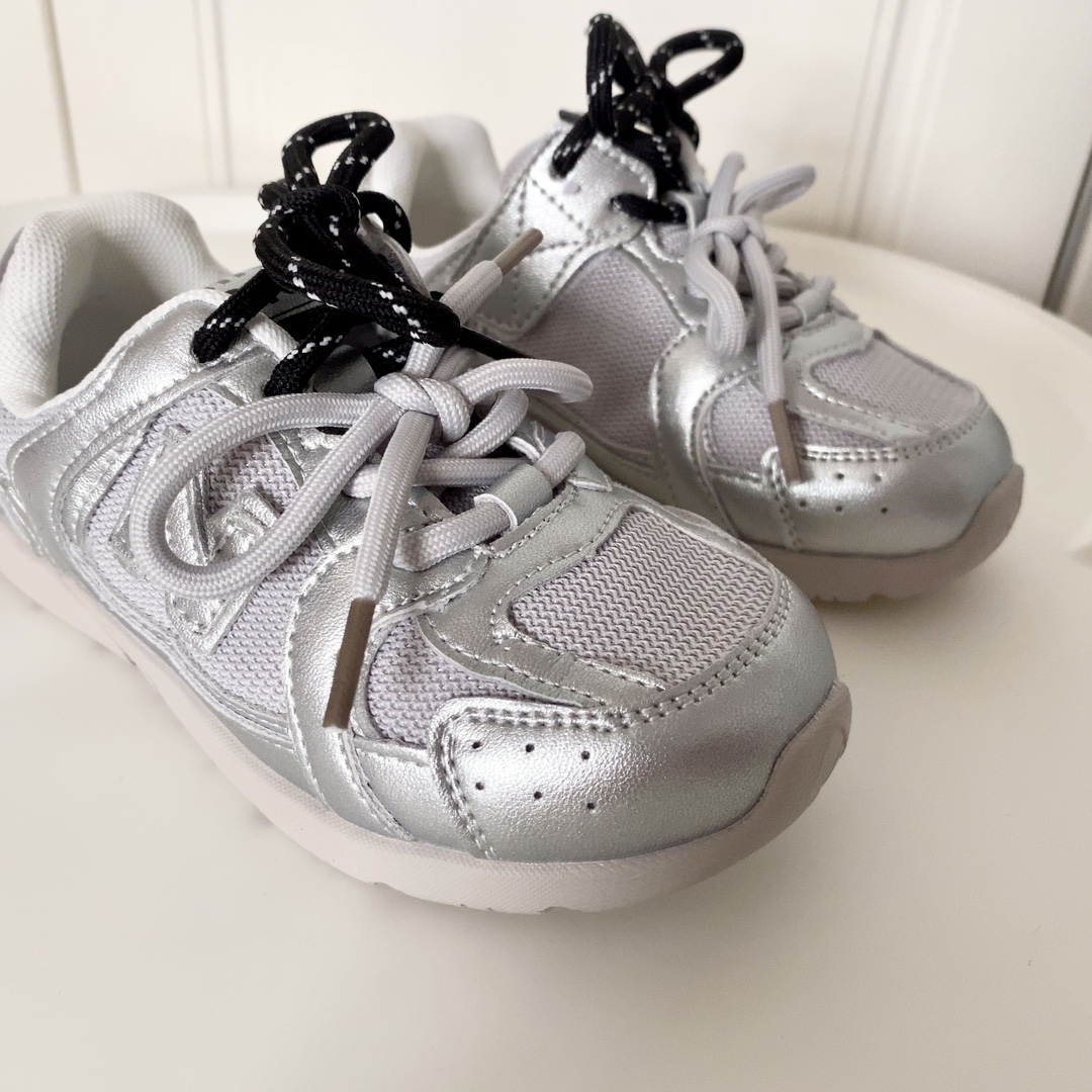 图片[7]-NB 530 miumiu 系带联名童鞋 尺码24–37 采用双鞋带设计、独特的风格非常有质感！版型超级好看不肥不胖爱了爱了上脚非常轻便百搭～-选品中心