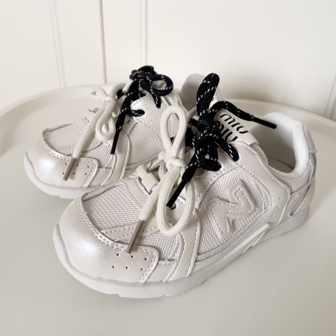 图片[6]-NB 530 miumiu 系带联名童鞋尺码 24/37 采用双鞋带设计、独特的风格非常有质感！版型超级好看不肥不胖爱了爱了上脚非常轻便百搭～-选品中心