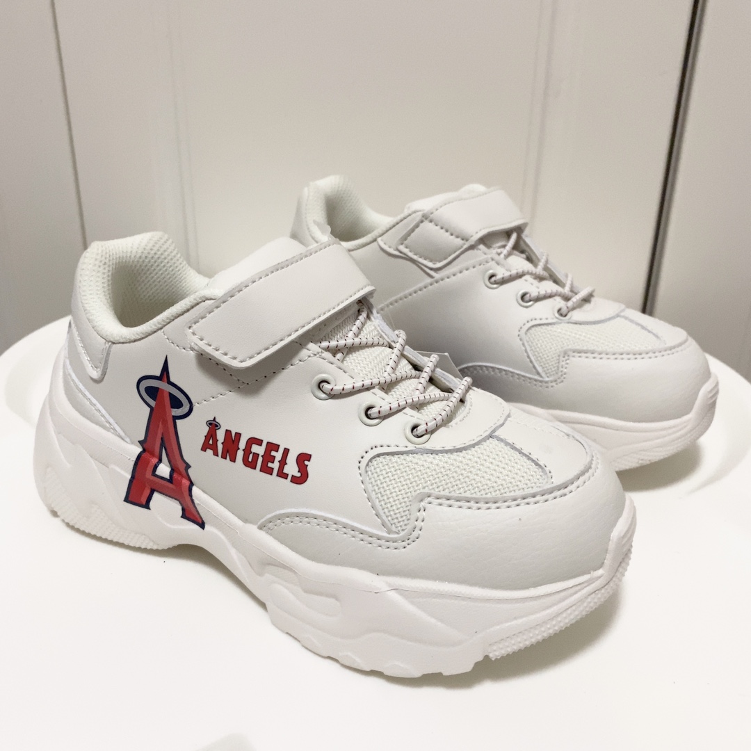 MLB Replicas
 Shoes Sneakers