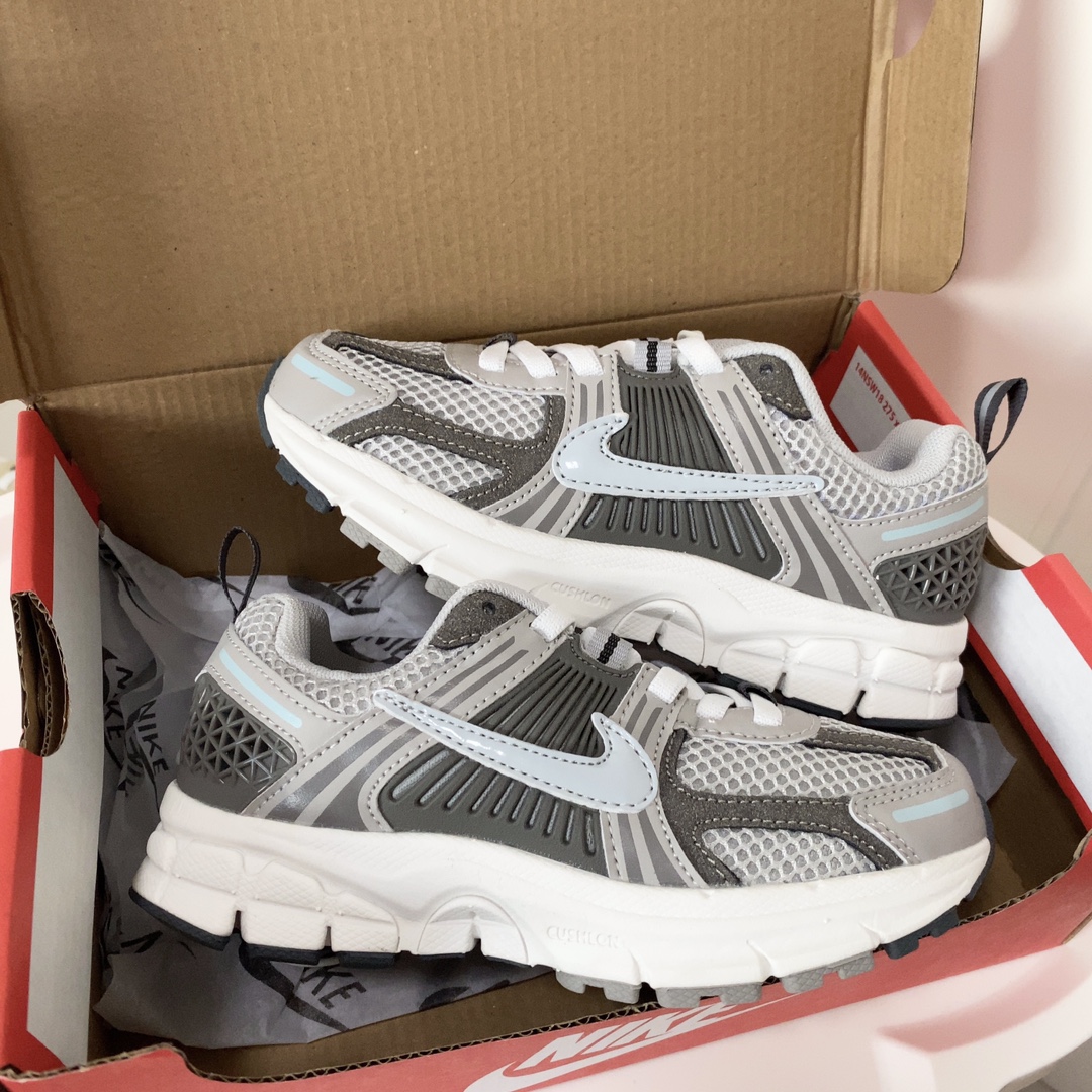 图片[7]-NK V5童鞋26-37.5 这款NK Zoom Vomero 5儿童运动鞋也太酷了吧‼️满满的复古感，颜值与舒适并存🤩鞋底踩着有弹性✔️缓震效果特别好😎-选品中心