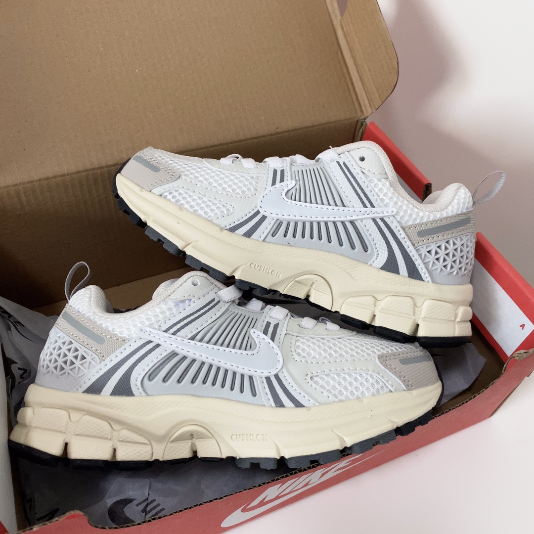 图片[7]-NK V5童鞋26-37.5 这款NK Zoom Vomero 5儿童运动鞋也太酷了吧‼️满满的复古感，颜值与舒适并存🤩鞋底踩着有弹性✔️缓震效果特别好😎-选品中心