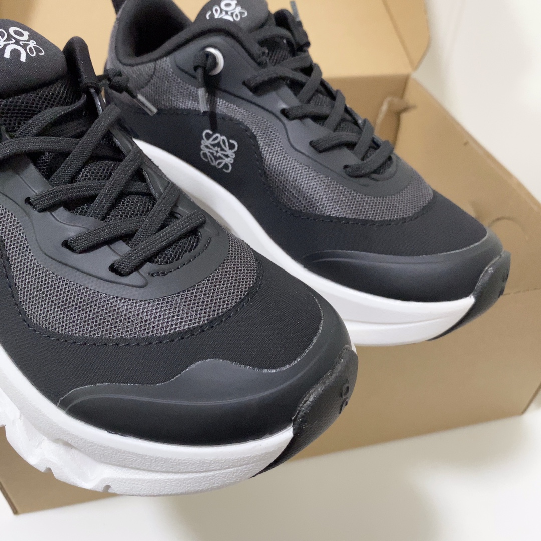 图片[3]-On昂跑儿童运动鞋 昂跑 随心 随性 随你 免系带穿脱，轻松上脚！Cloud Play泡棉打造的专利鞋底，柔软缓震，轻松实现柔软触地！一款集日常穿搭和训练穿着的宝藏童鞋，爸爸妈妈放心冲✊🏻-选品中心