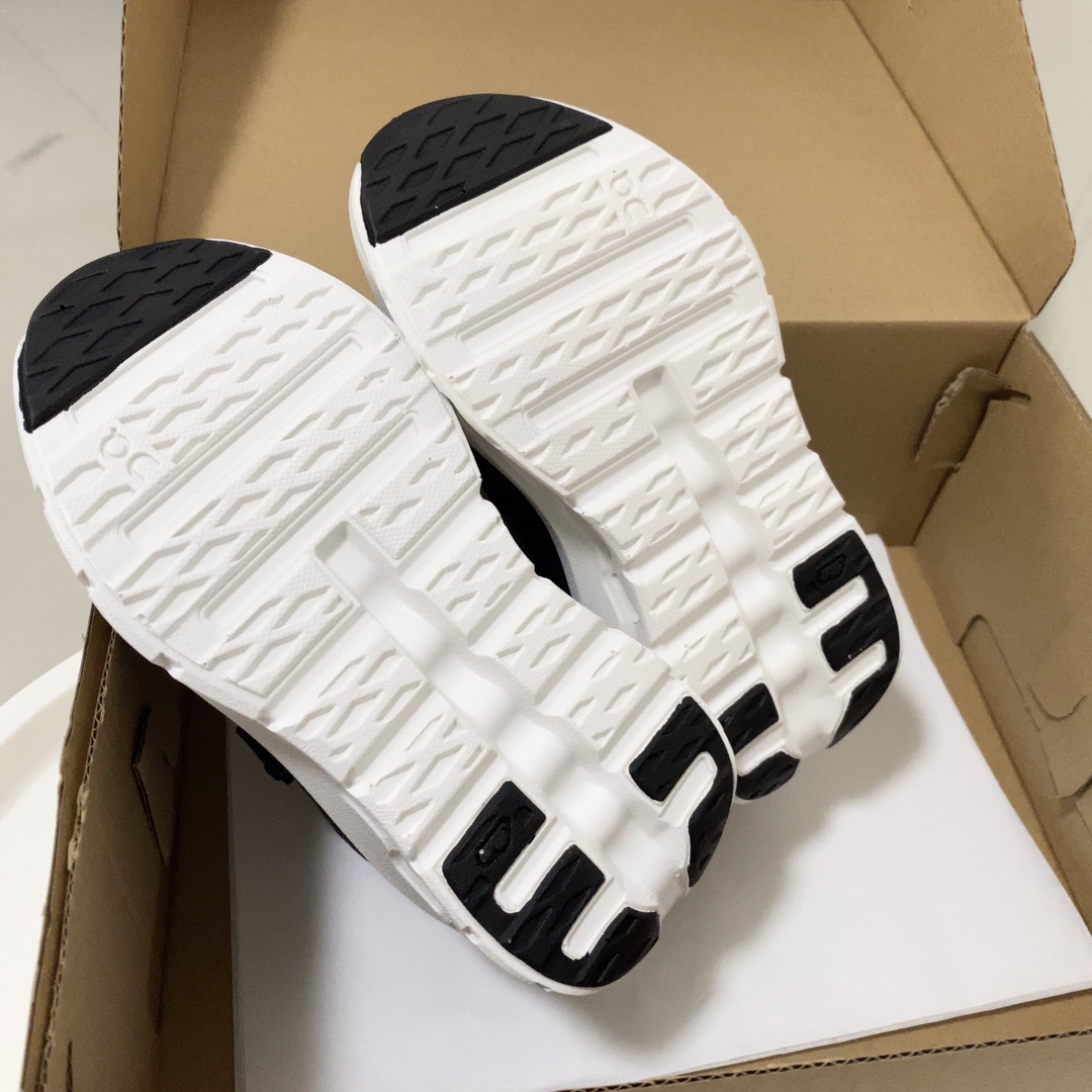 图片[9]-On昂跑儿童运动鞋 昂跑 随心 随性 随你 免系带穿脱，轻松上脚！Cloud Play泡棉打造的专利鞋底，柔软缓震，轻松实现柔软触地！一款集日常穿搭和训练穿着的宝藏童鞋，爸爸妈妈放心冲✊🏻-选品中心