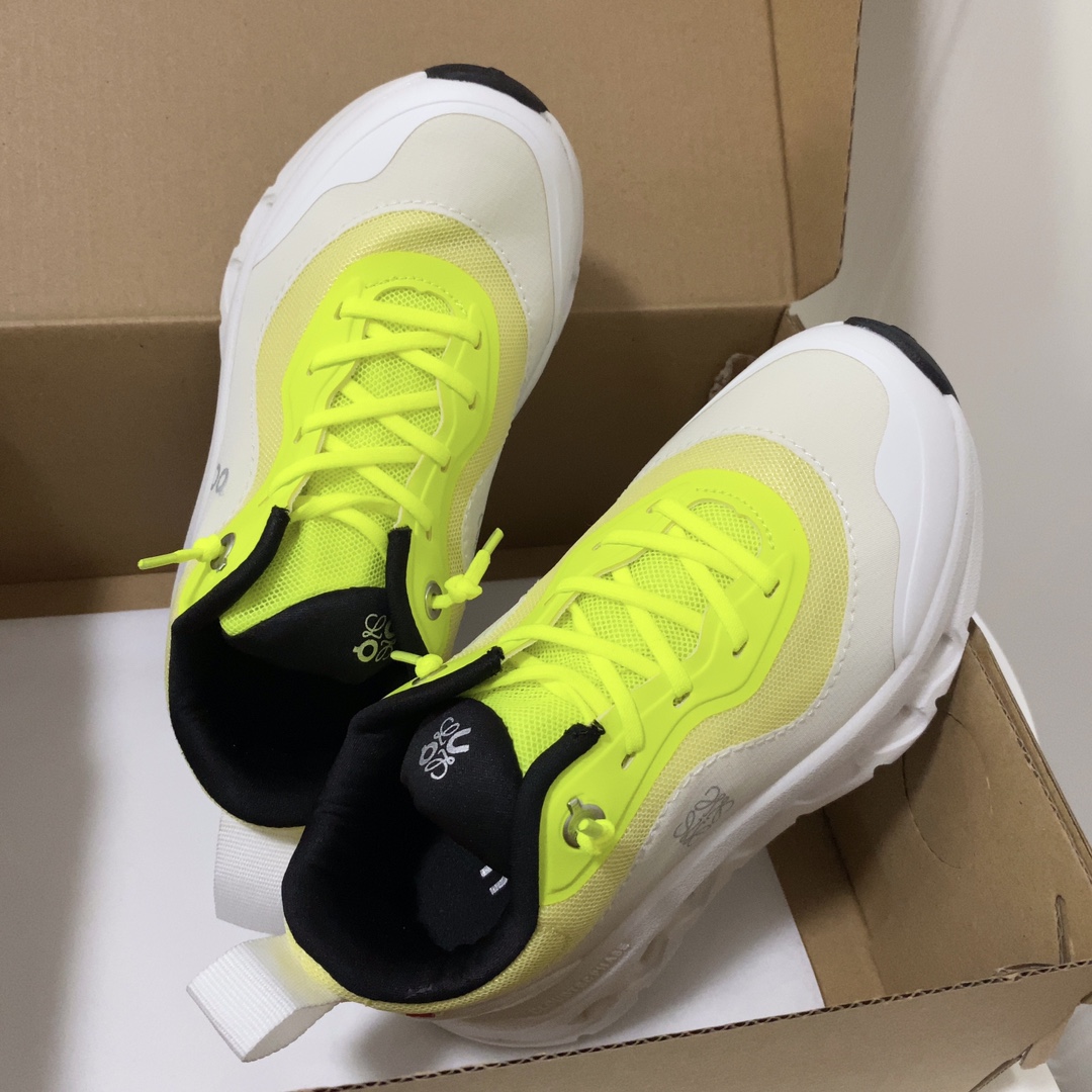 On昂跑儿童运动鞋 昂跑 随心 随性 随你 免系带穿脱，轻松上脚！Cloud Play泡棉打造的专利鞋底，柔软缓震，轻松实现柔软触地！一款集日常穿搭和训练穿着的宝藏童鞋，爸爸妈妈放心冲-选品中心