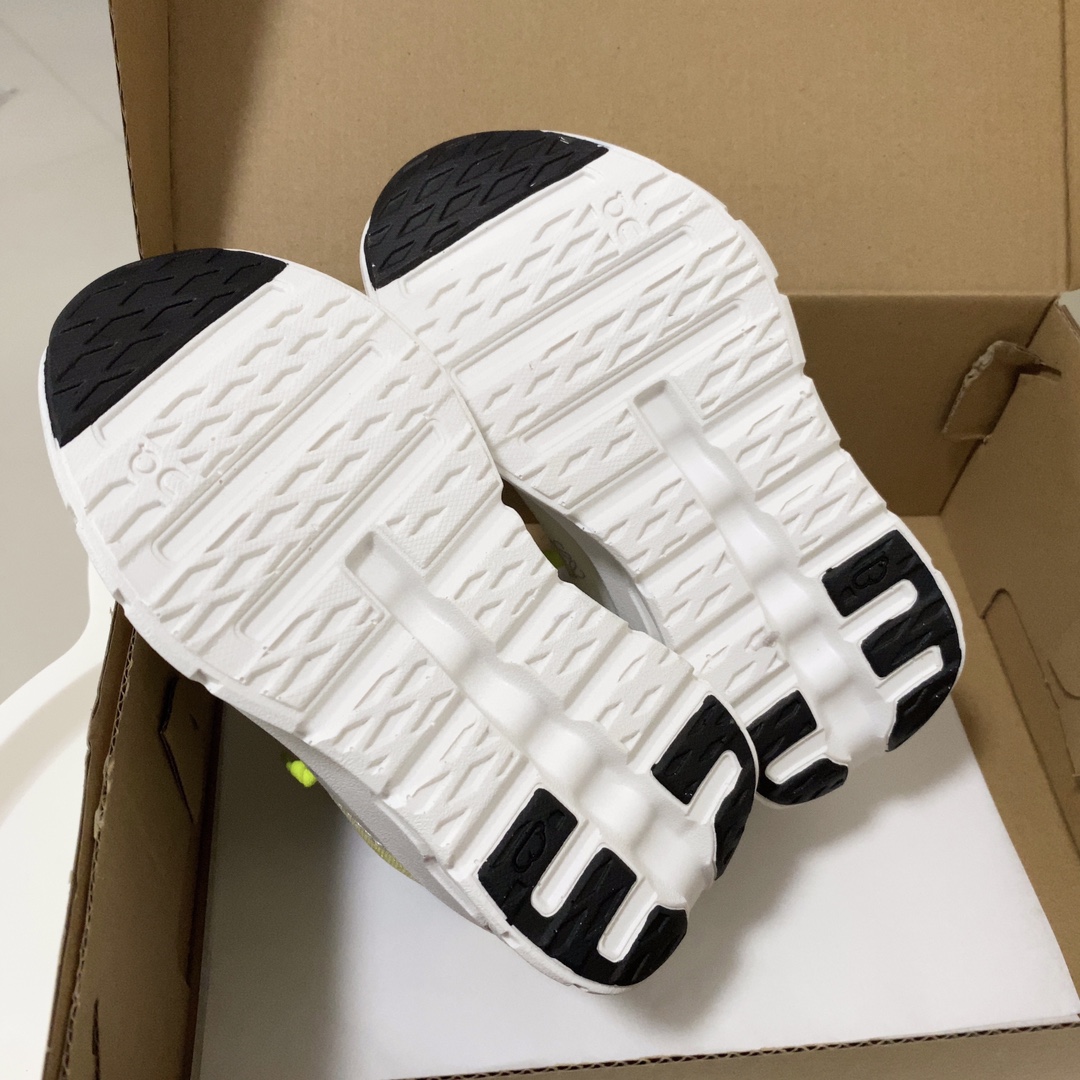 图片[9]-On昂跑儿童运动鞋 昂跑 随心 随性 随你 免系带穿脱，轻松上脚！Cloud Play泡棉打造的专利鞋底，柔软缓震，轻松实现柔软触地！一款集日常穿搭和训练穿着的宝藏童鞋，爸爸妈妈放心冲-选品中心