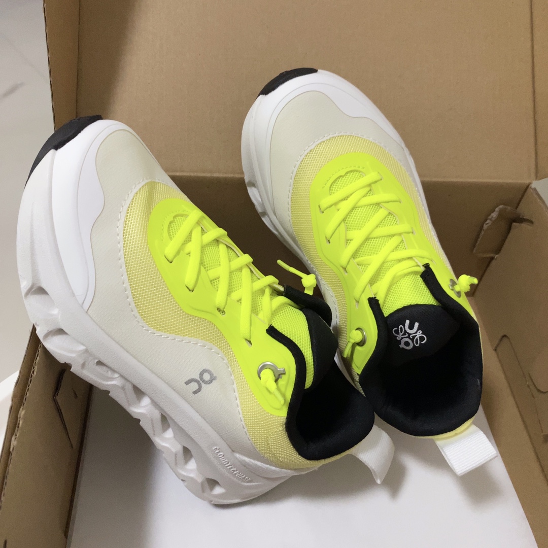 图片[2]-On昂跑儿童运动鞋 昂跑 随心 随性 随你 免系带穿脱，轻松上脚！Cloud Play泡棉打造的专利鞋底，柔软缓震，轻松实现柔软触地！一款集日常穿搭和训练穿着的宝藏童鞋，爸爸妈妈放心冲-选品中心