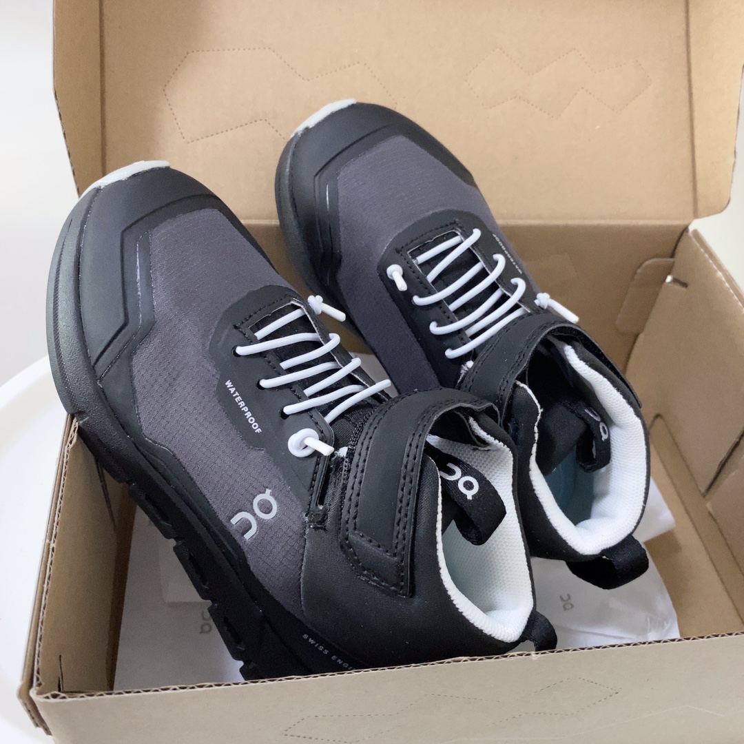 昂跑中帮儿童运动鞋 超轻超软的云朵大底，魔术贴➕松紧带设计，穿脱超方便中帮款式，保护稚嫩脚踝橡胶耐磨防滑大底，脚感不言而喻-选品中心