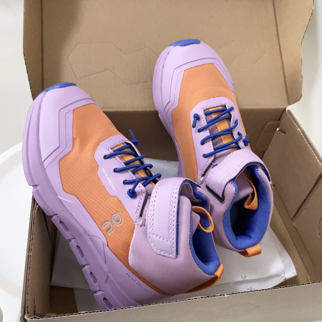 昂跑中帮儿童运动鞋 超轻超软的云朵大底，魔术贴➕松紧带设计，穿脱超方便中帮款式，保护稚嫩脚踝橡胶耐磨防滑大底，脚感不言而喻-选品中心