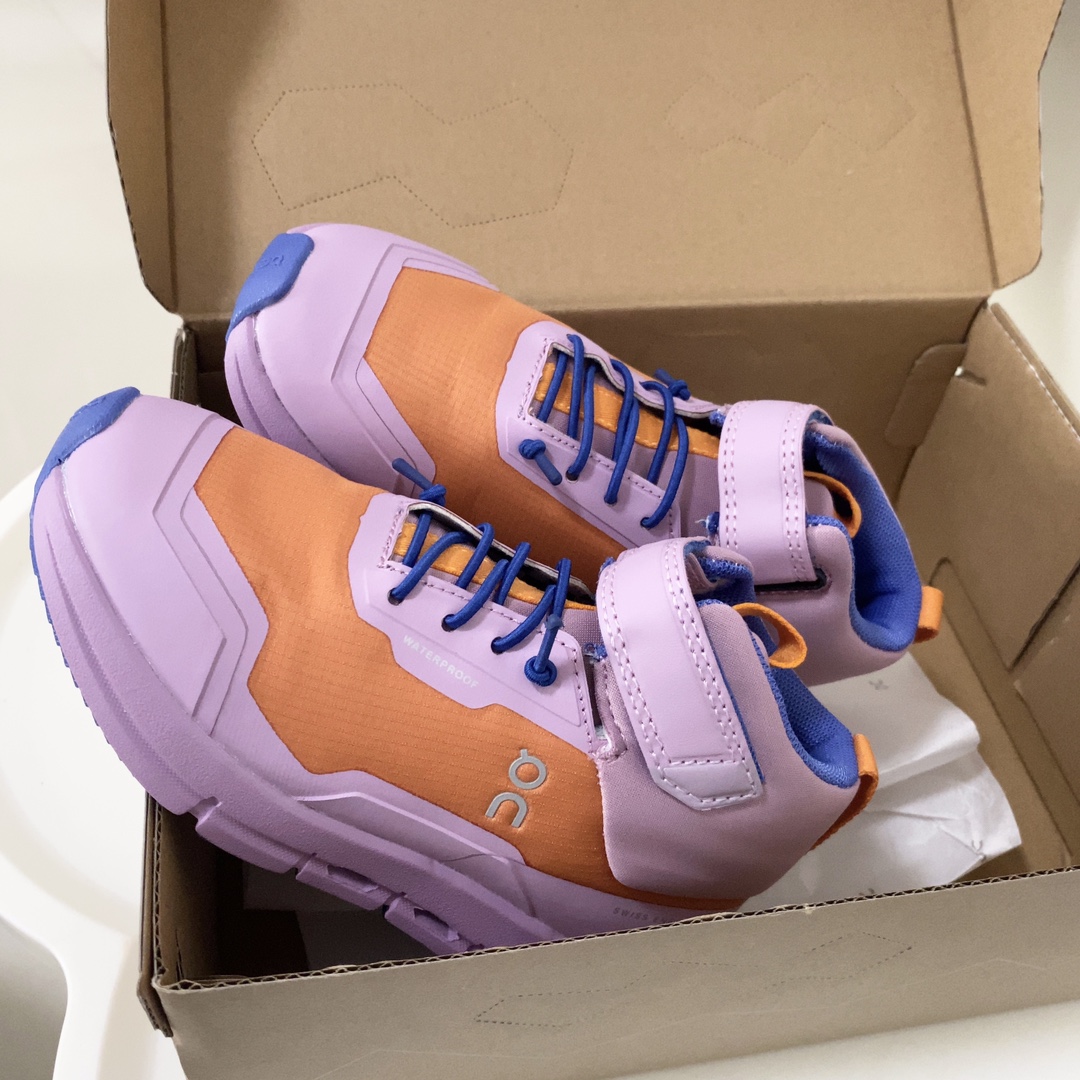 图片[2]-昂跑中帮儿童运动鞋 超轻超软的云朵大底，魔术贴➕松紧带设计，穿脱超方便中帮款式，保护稚嫩脚踝橡胶耐磨防滑大底，脚感不言而喻-选品中心