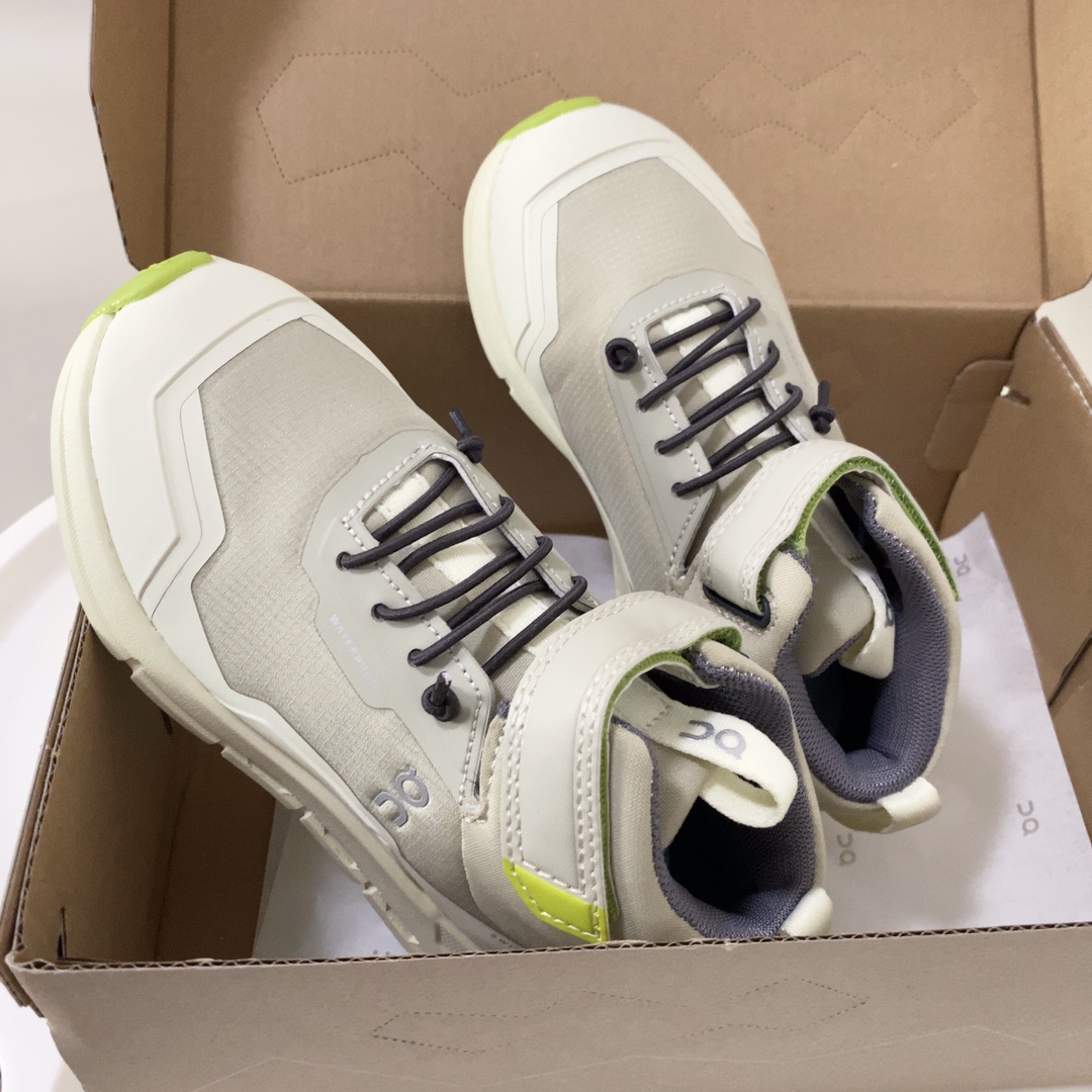 昂跑中帮儿童运动鞋 超轻超软的云朵大底，魔术贴➕松紧带设计，穿脱超方便中帮款式，保护稚嫩脚踝橡胶耐磨防滑大底，脚感不言而喻-选品中心