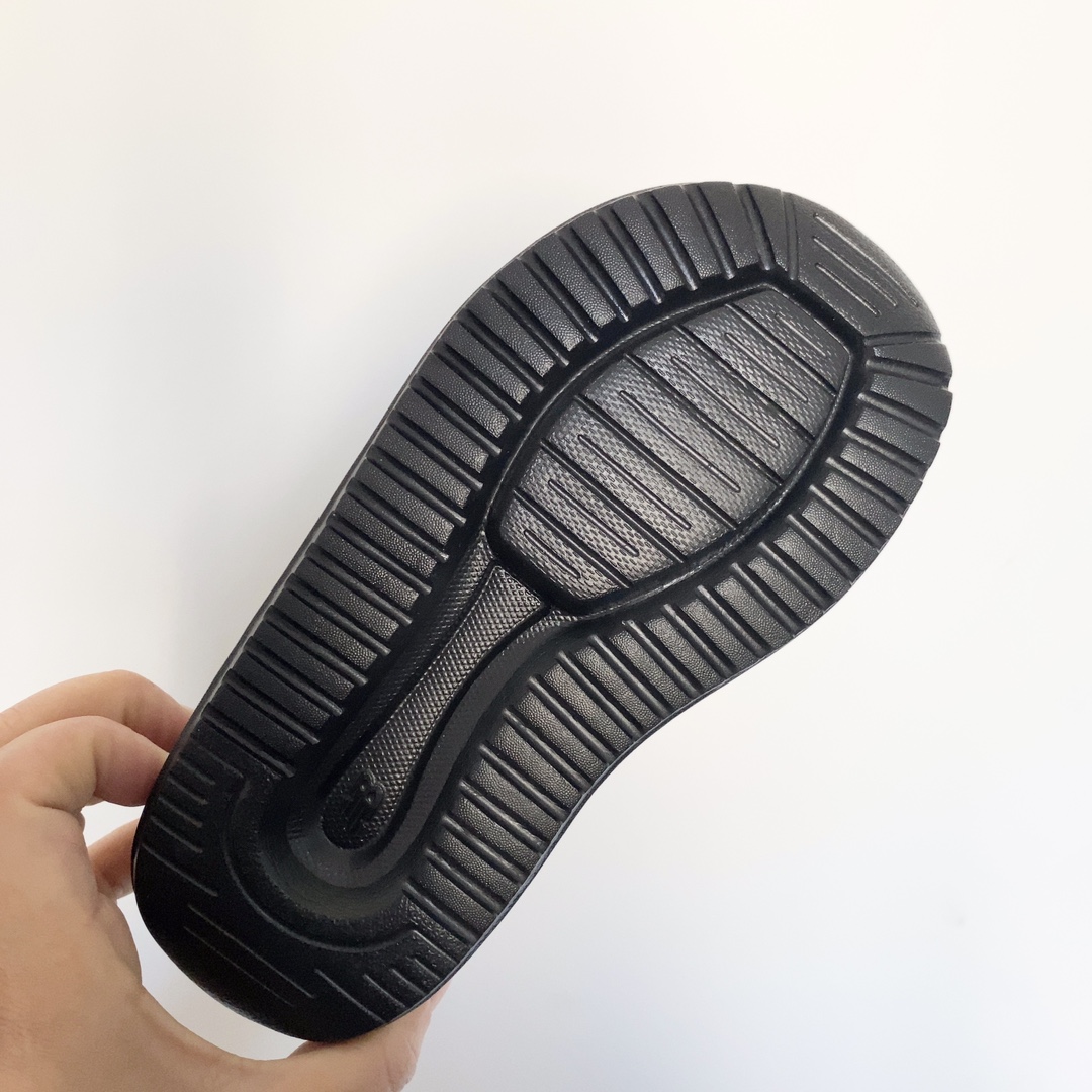 图片[9]-NB二棉加绒低帮童鞋 必属于今年新百L这款雪地靴 要说今年哪双鞋最火，❗️萌宝上脚 立马提升颜值，暖到地球要爆炸！这样的版型就该搭配满满质感！气质这一块瞬间没话说，-选品中心