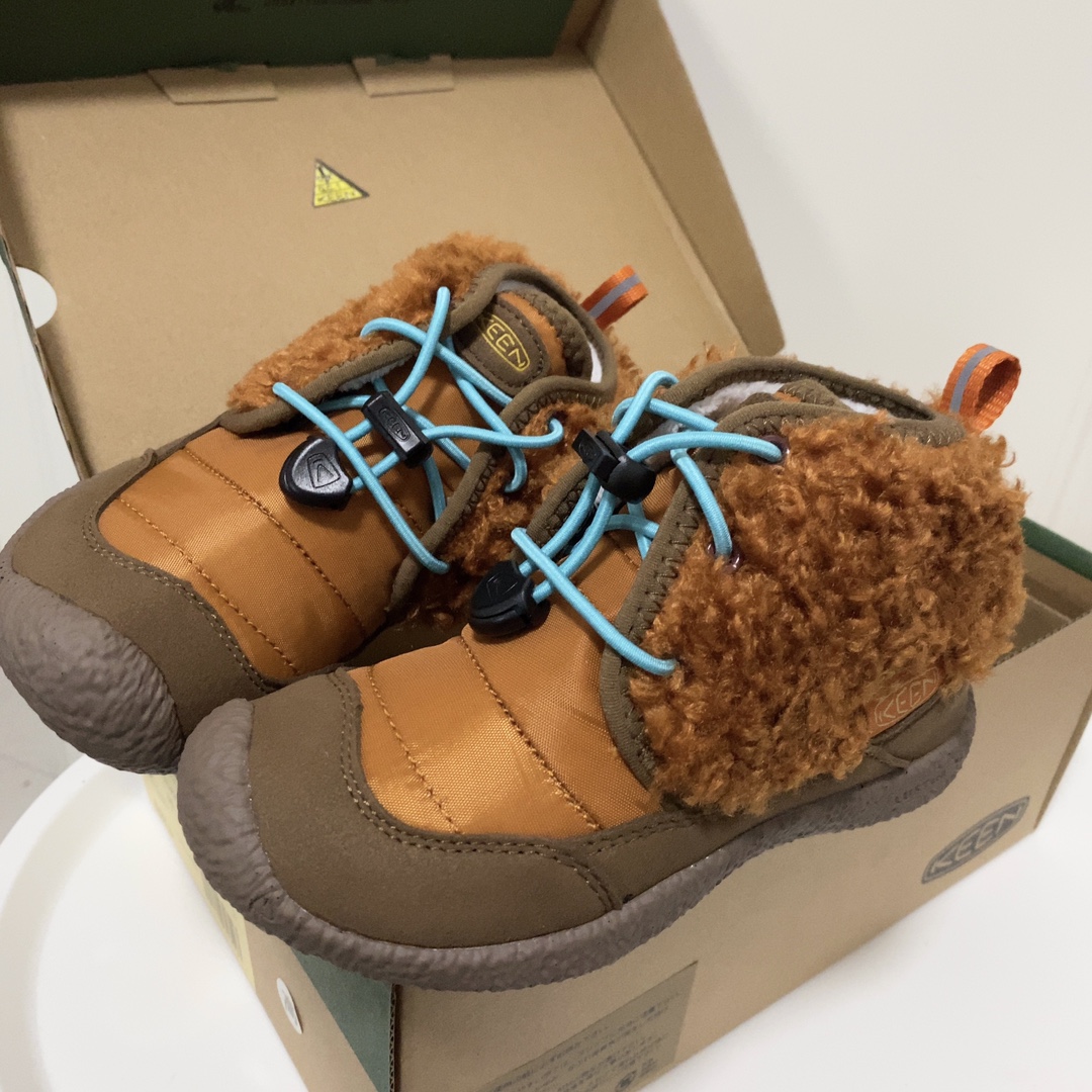 图片[5]-Keen 马球高帮加绒靴 上脚很露营风 撞色的配色绝绝子又好看，鞋口鞋舌鞋垫加绒设计保暖效果刚刚好！松紧鞋带方便小朋友自己穿脱真的很值得入手一双试试！-选品中心