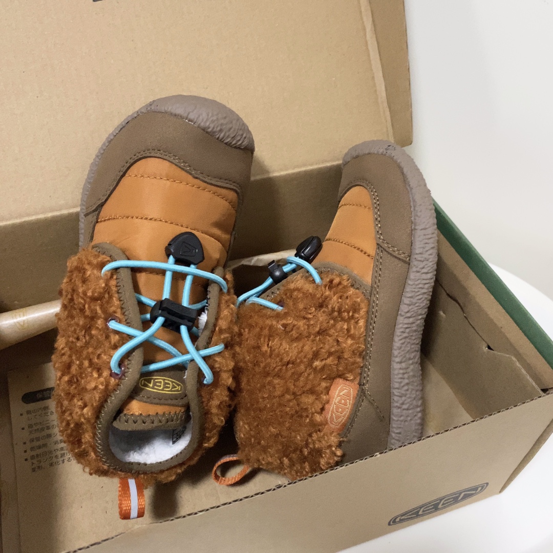 图片[2]-Keen 马球高帮加绒靴 上脚很露营风 撞色的配色绝绝子又好看，鞋口鞋舌鞋垫加绒设计保暖效果刚刚好！松紧鞋带方便小朋友自己穿脱真的很值得入手一双试试！-选品中心