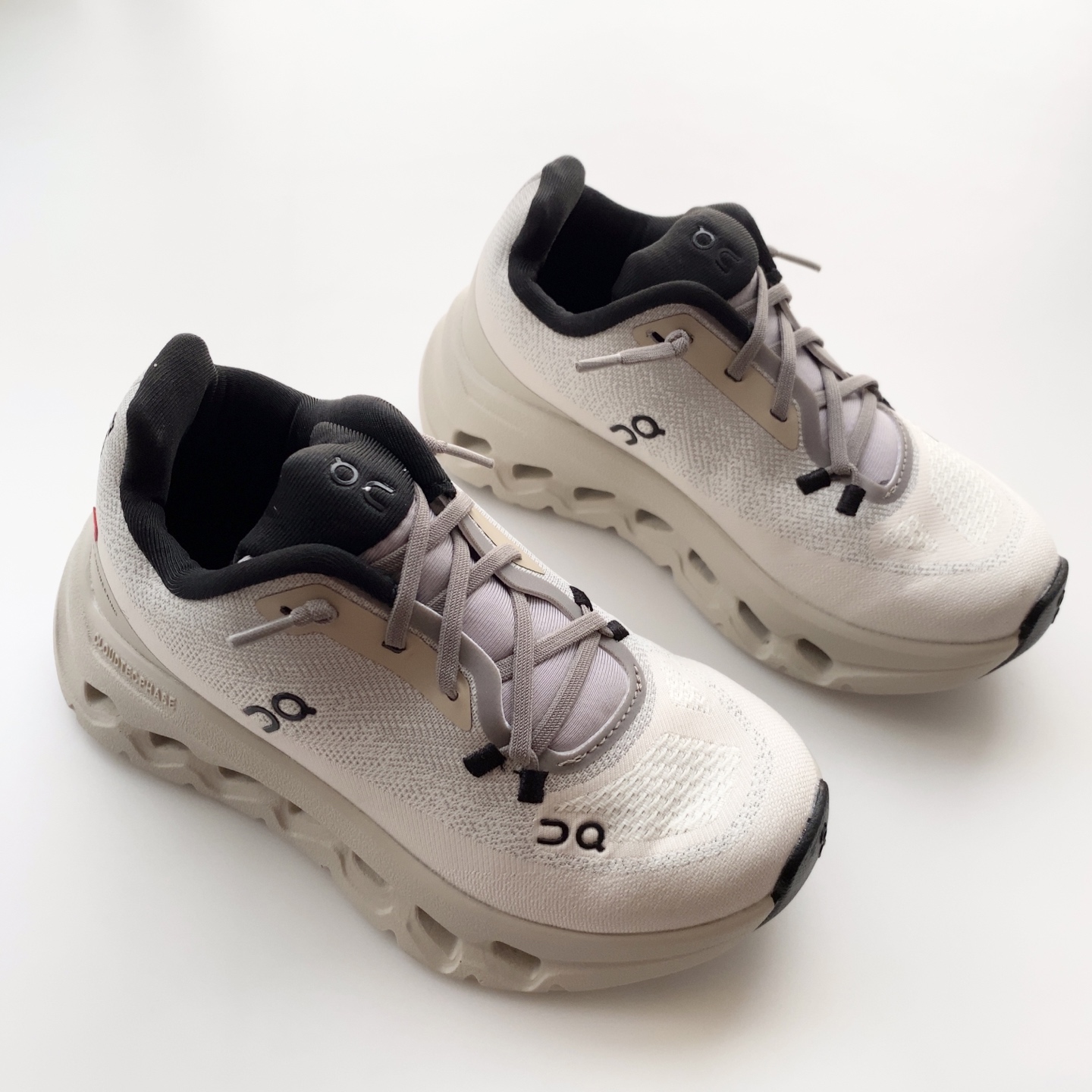 NO:338577,Angjia Cloudtilt lightweight children's elastic strap sports shoes. A niche brand that I love - Angpa I don't know how many pairs I have left [grin] High-quality fabric, breathable and comfortable Elastic strap design, easy to put on and take off Unique lightweight outsole, excellent foot feeling, Angpa sports shoes, sneakers,19860909昂家Cloudtilt 轻量化儿童一脚蹬松紧带运动鞋 超爱的小众品牌—昂跑 都不知道自留了多少双[呲牙] 优质面料,透气又舒适 松紧带设计,穿脱方便 独特的轻量化大底,脚感超赞,昂跑运动鞋,sneakers,,Children's