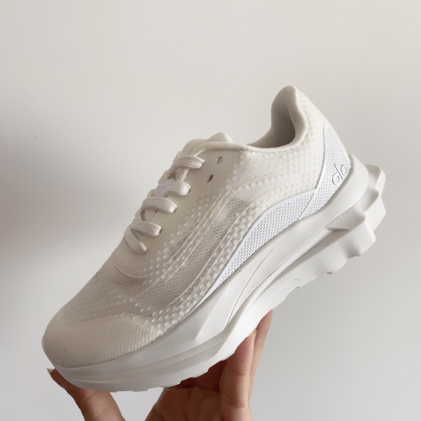 图片[7]-alo yoga Alo Runner 舒适柔软透气童鞋儿童运动鞋跑步鞋 28–37 透气性鞋面 舒适不闷脚☁️ 耐磨防滑轻便大底，脚感超赞👍🏻-选品中心