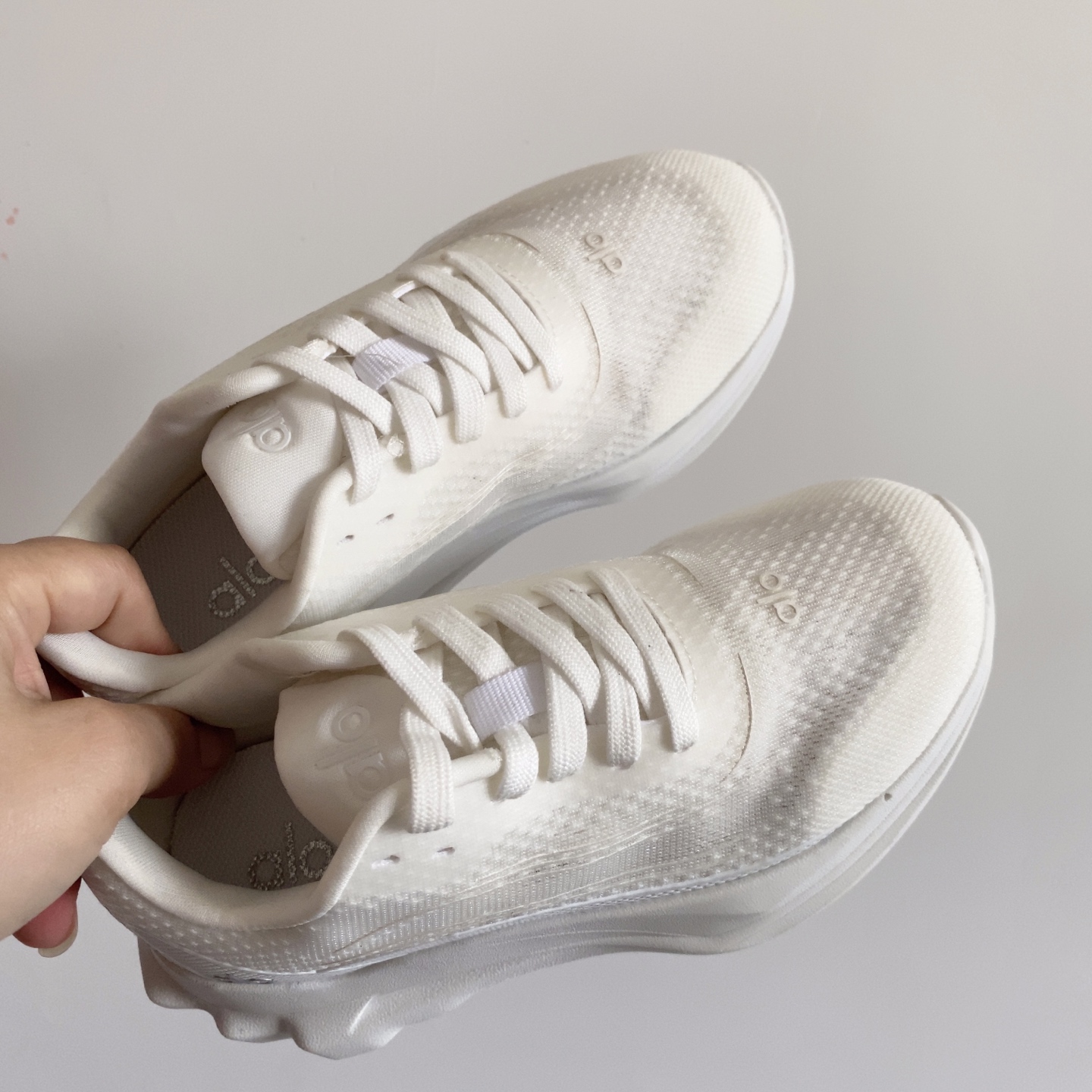 图片[3]-alo yoga Alo Runner 舒适柔软透气童鞋儿童运动鞋跑步鞋 28–37 透气性鞋面 舒适不闷脚☁️ 耐磨防滑轻便大底，脚感超赞👍🏻-选品中心