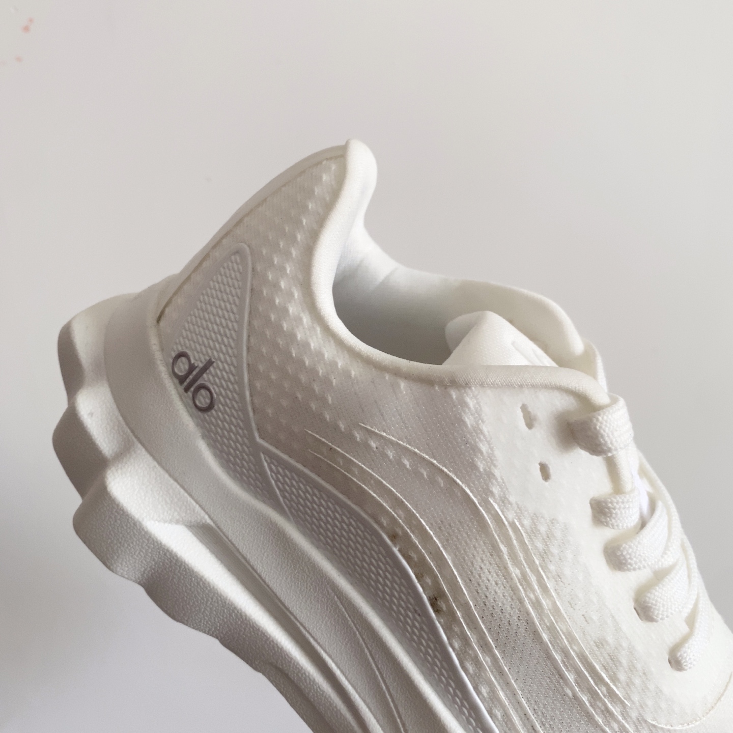 图片[5]-alo yoga Alo Runner 舒适柔软透气童鞋儿童运动鞋跑步鞋 28–37 透气性鞋面 舒适不闷脚☁️ 耐磨防滑轻便大底，脚感超赞👍🏻-选品中心