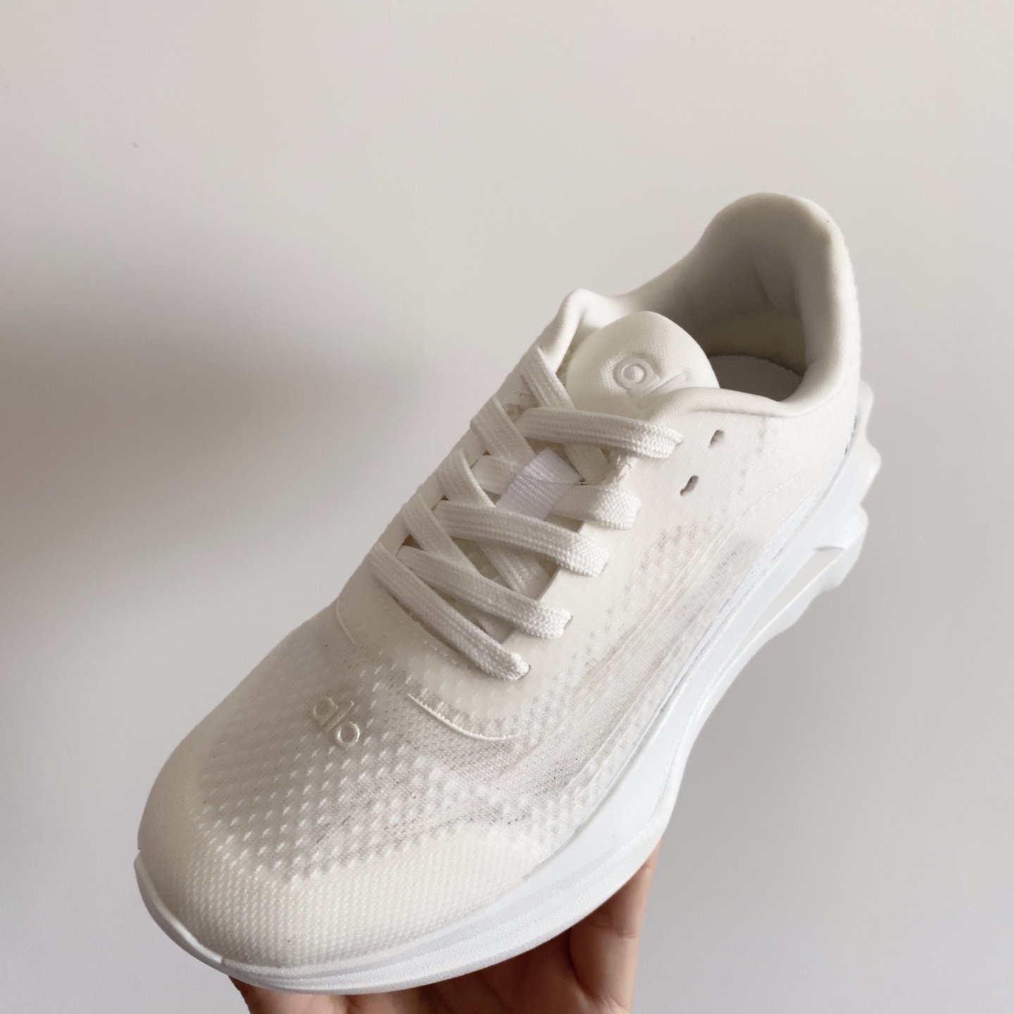 图片[8]-alo yoga Alo Runner 舒适柔软透气童鞋儿童运动鞋跑步鞋 28–37 透气性鞋面 舒适不闷脚☁️ 耐磨防滑轻便大底，脚感超赞👍🏻-选品中心